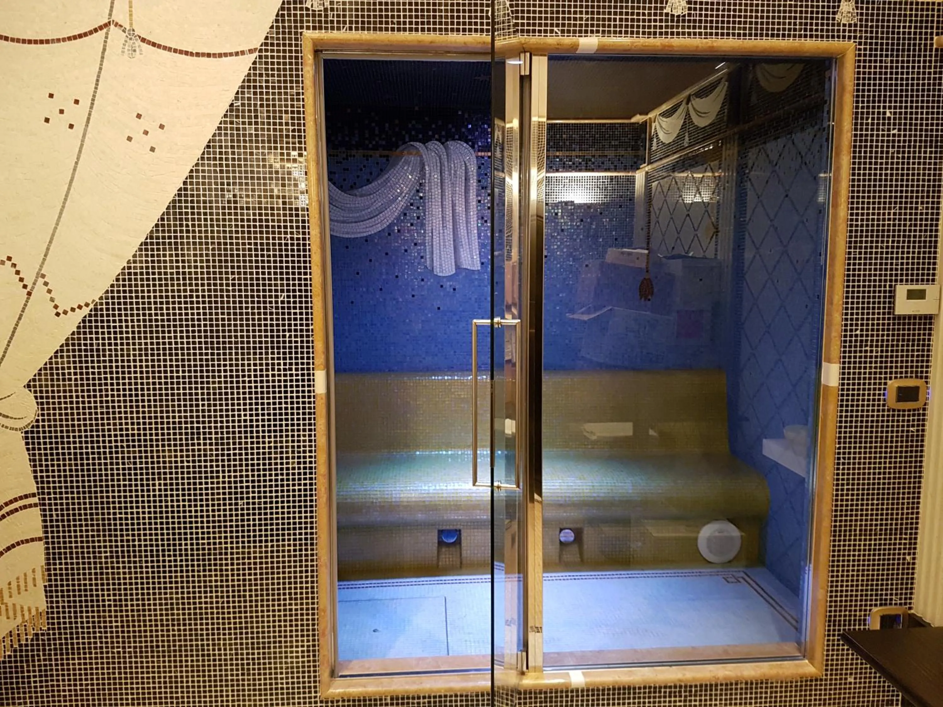Steam room in Hotel Celio