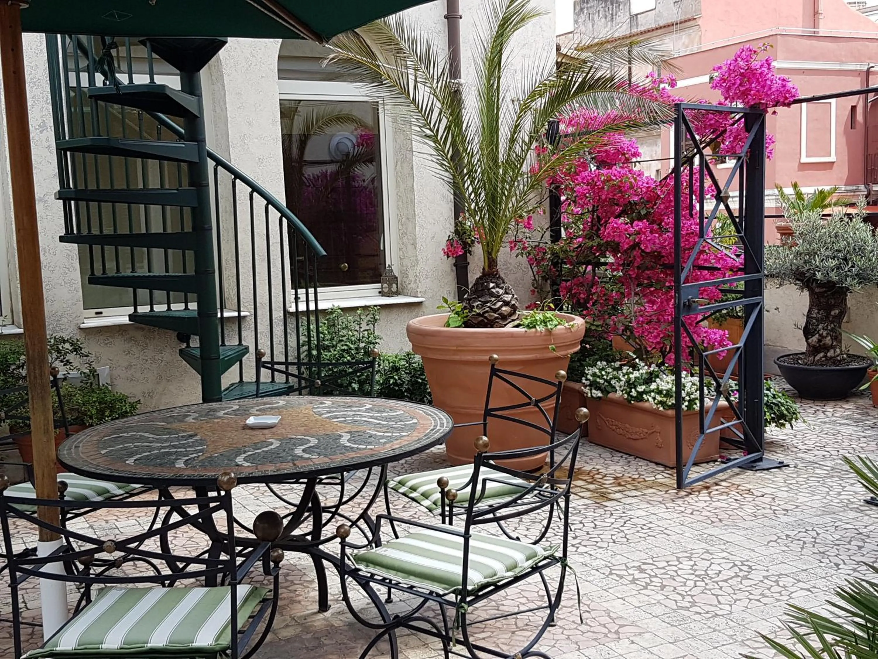 Patio in Hotel Celio