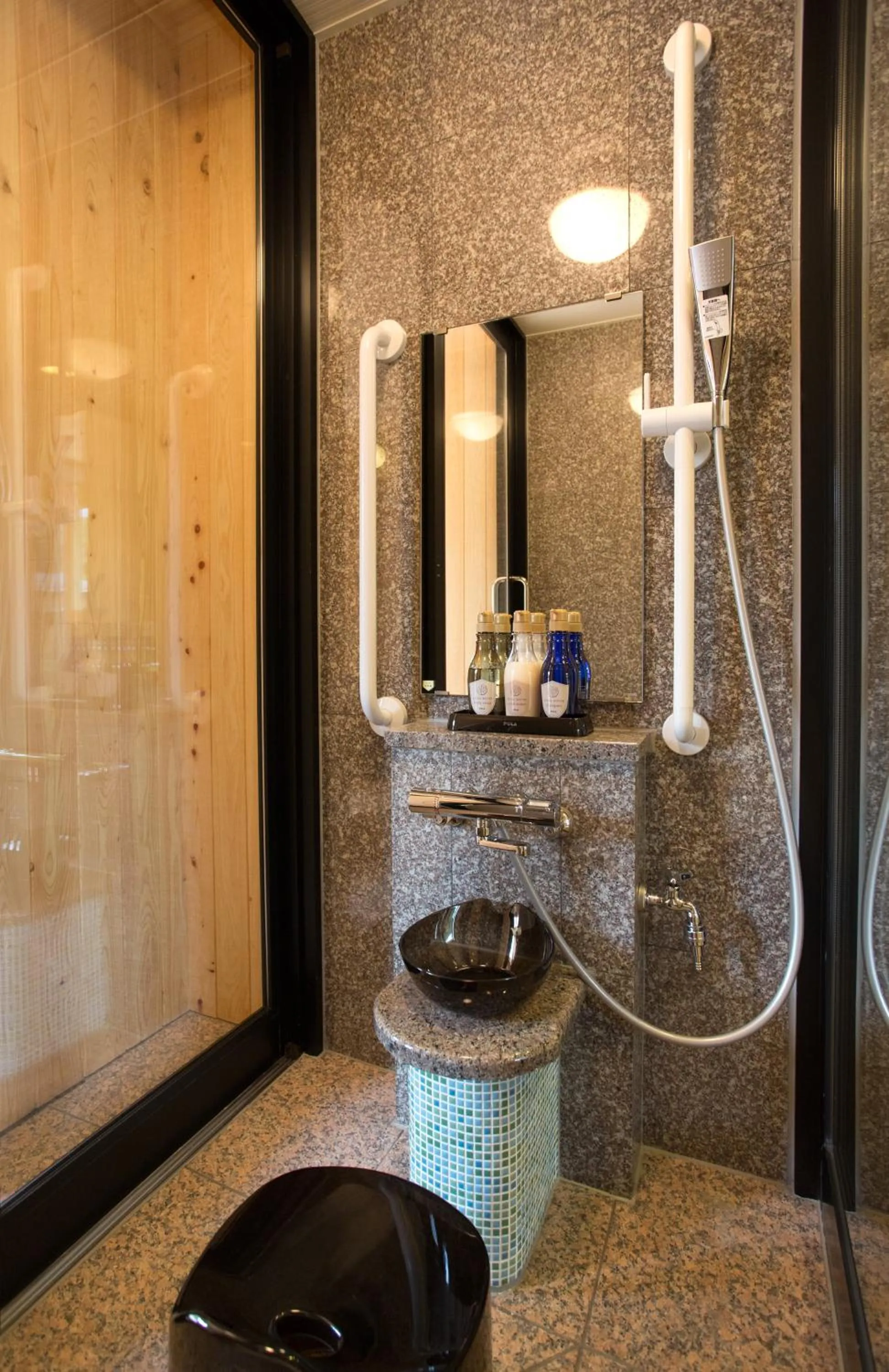 Shower in Yura No Yado Seifuen