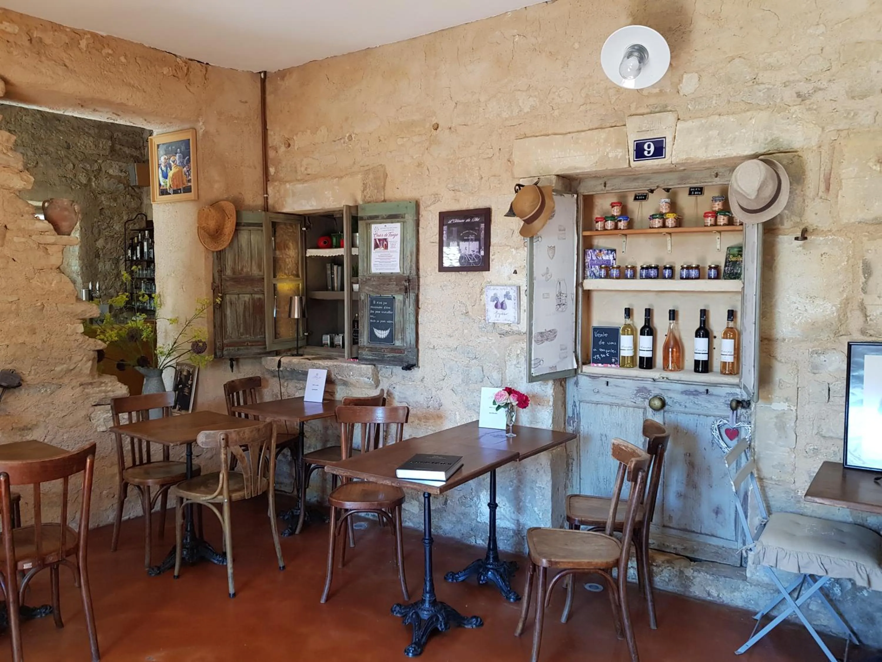 Lounge or bar in Le Crillon