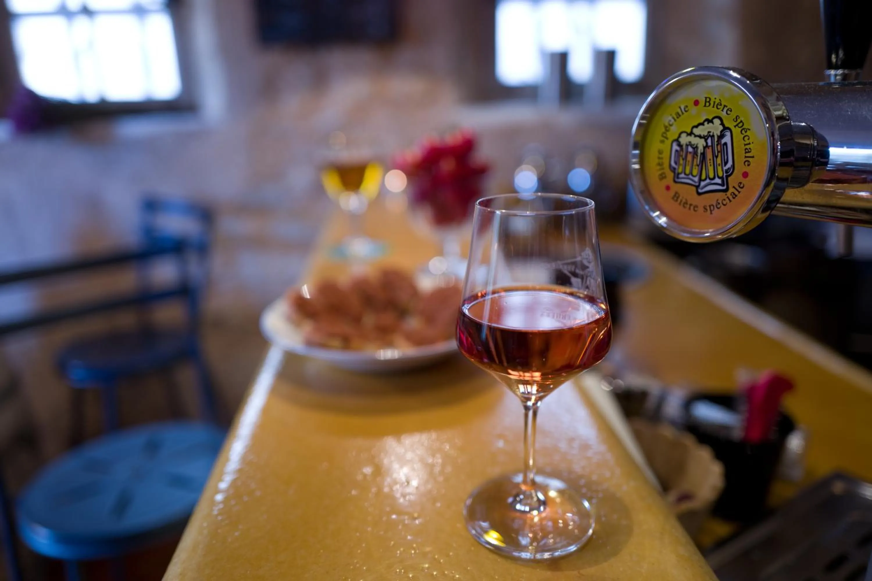 Restaurant/places to eat in Le Crillon