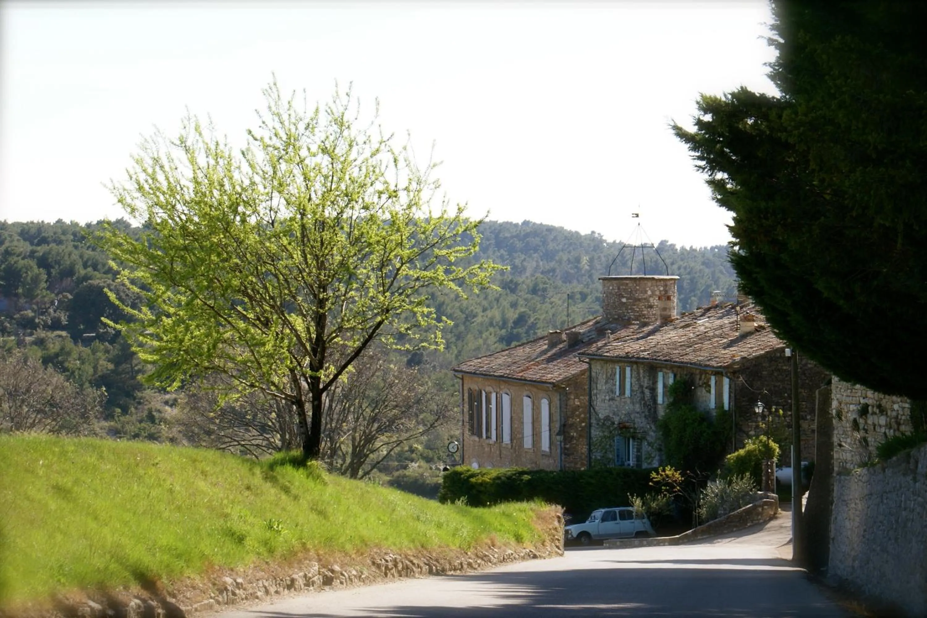 Property building in Le Crillon