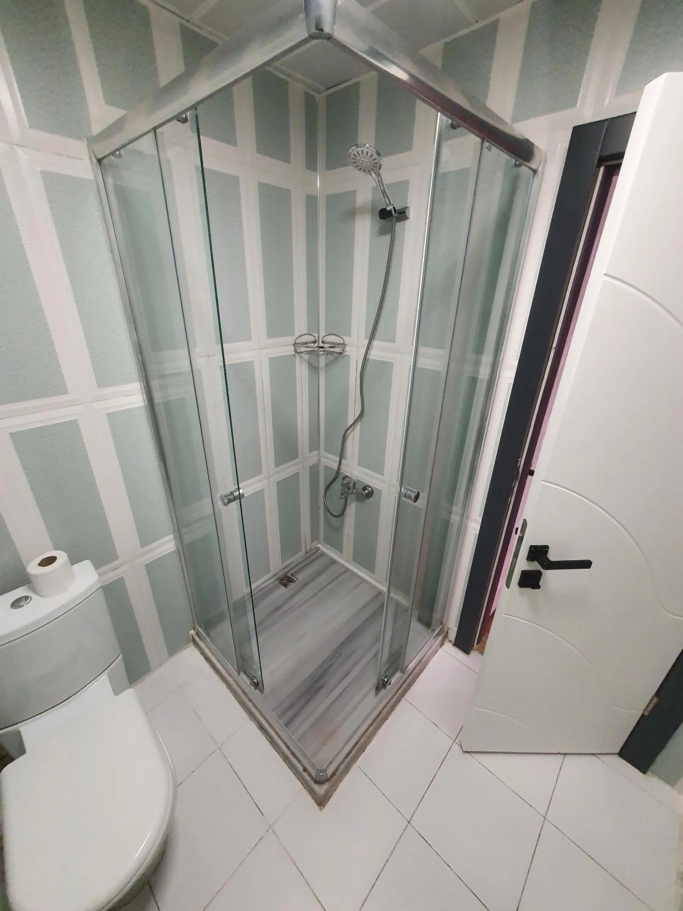 Shower in Omega Luxx Hotel
