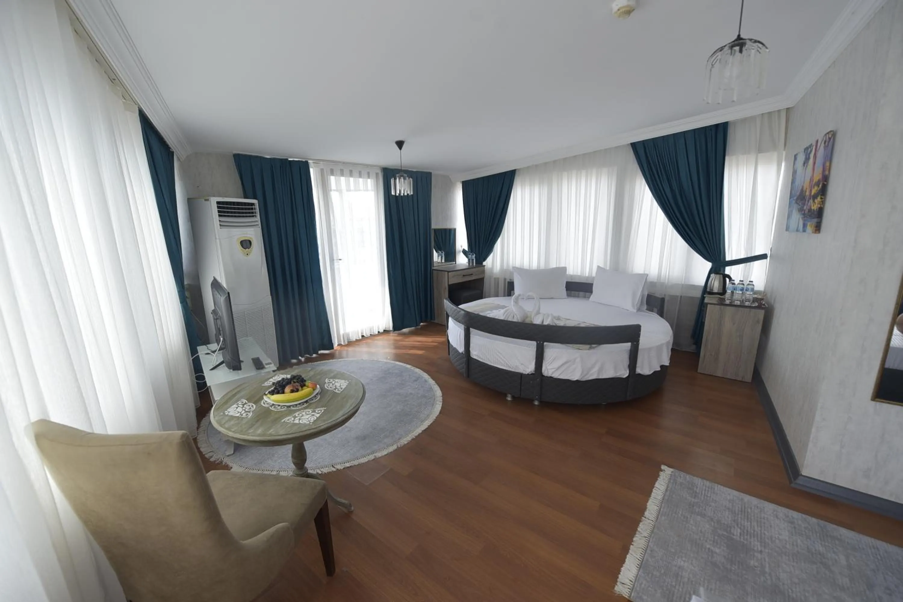 Property building, Bed in Omega Luxx Hotel