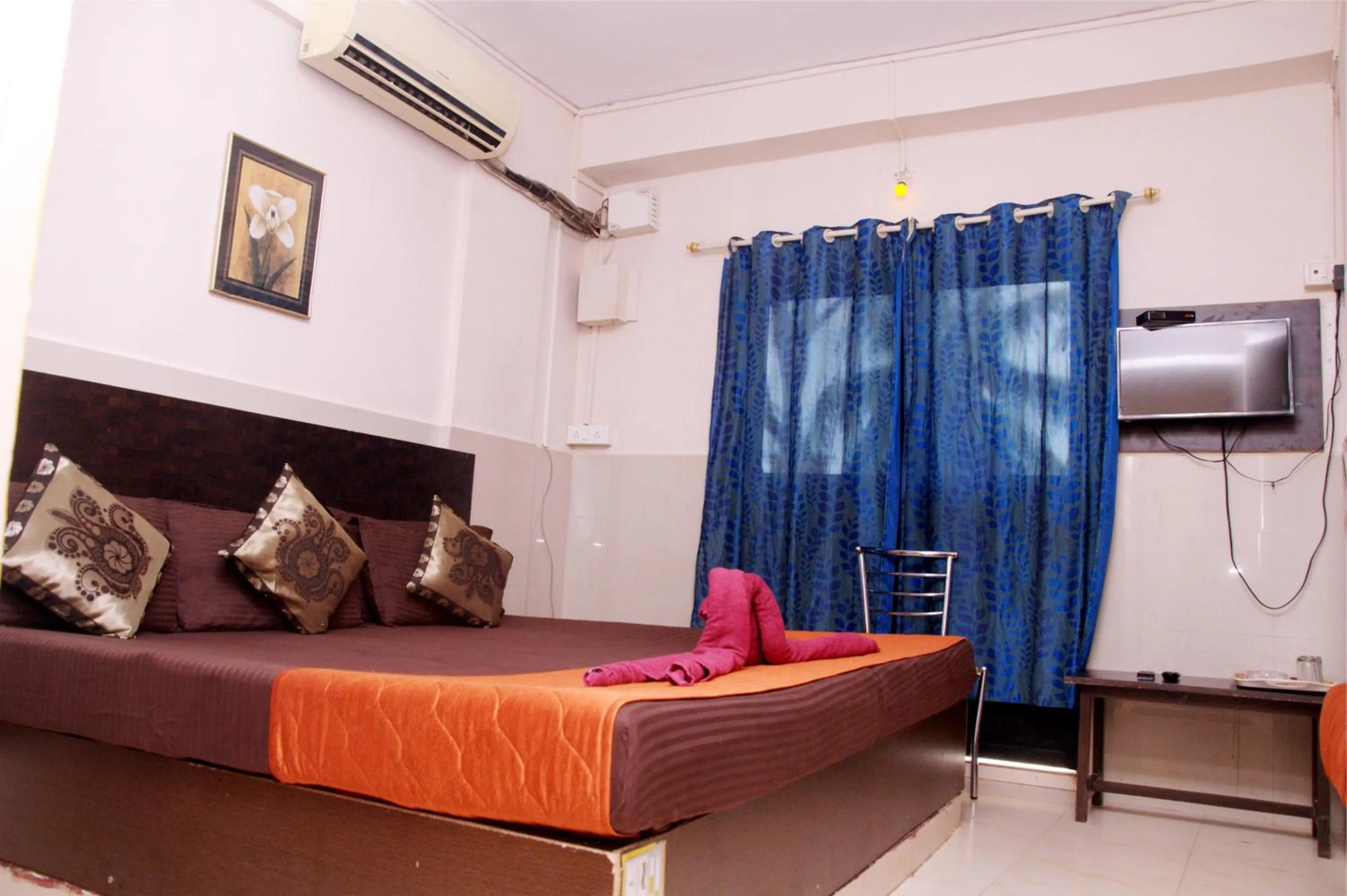 Bed in Travo Suites Panjim