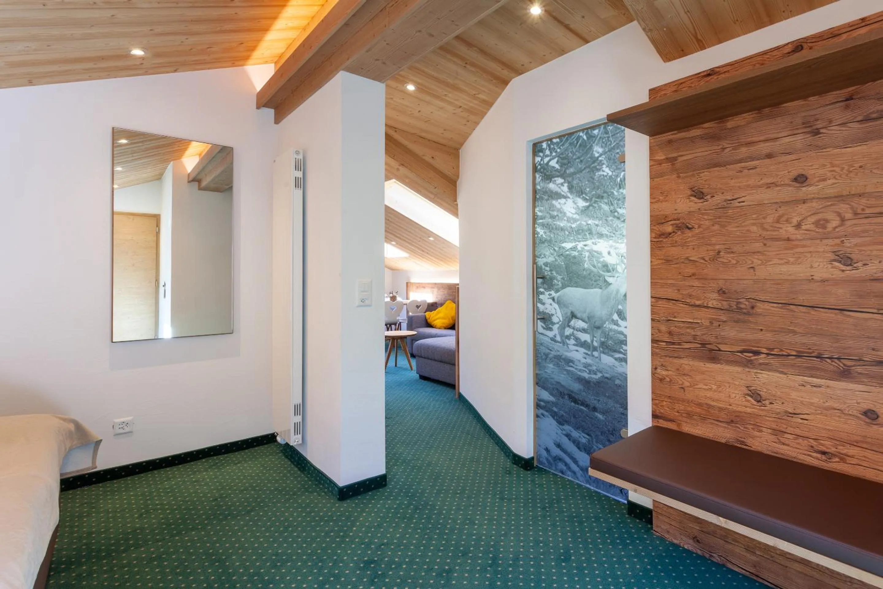 Living room, Bed in Hotel Jägerhof