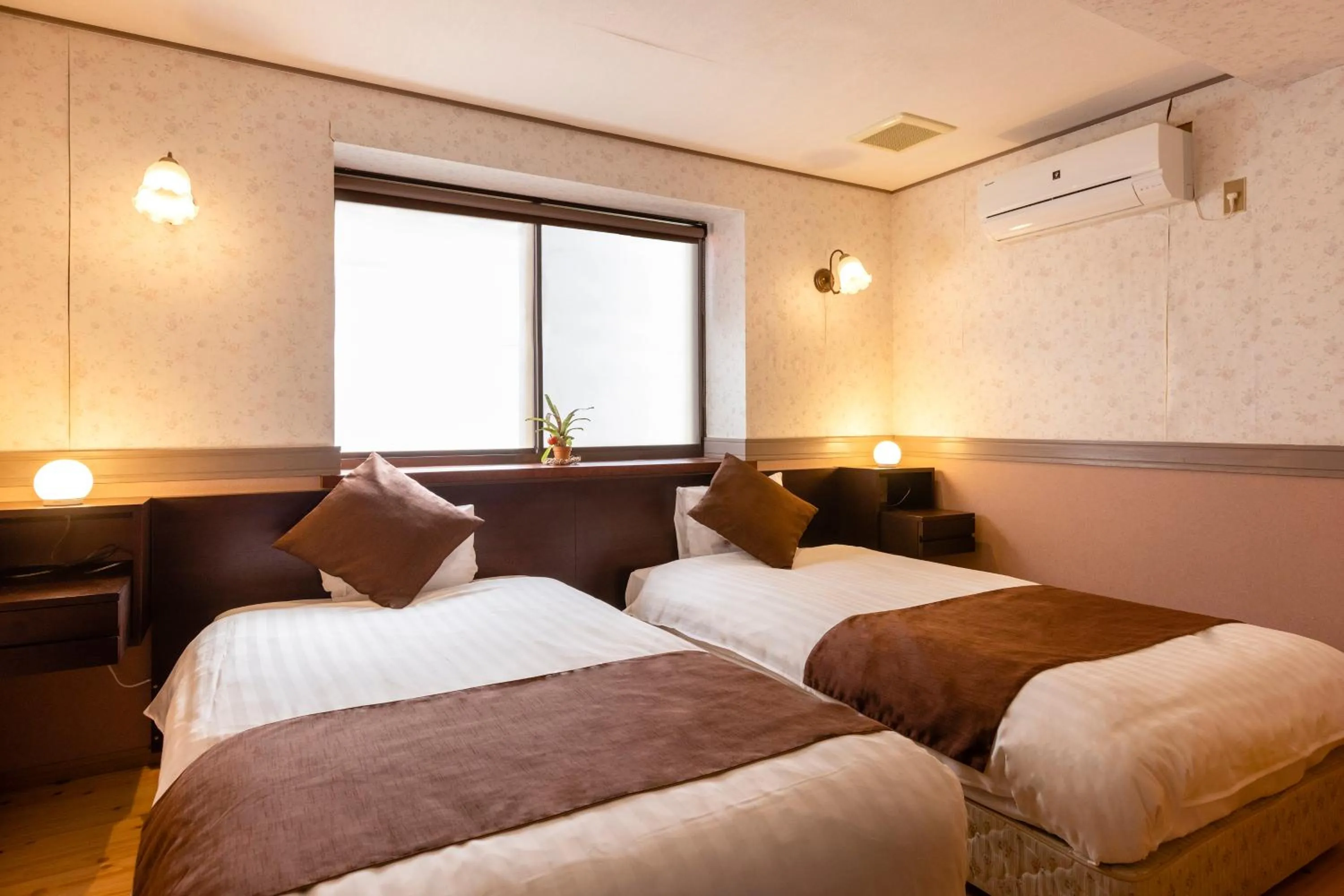 Photo of the whole room, Bed in Goto Conkana Kingdom