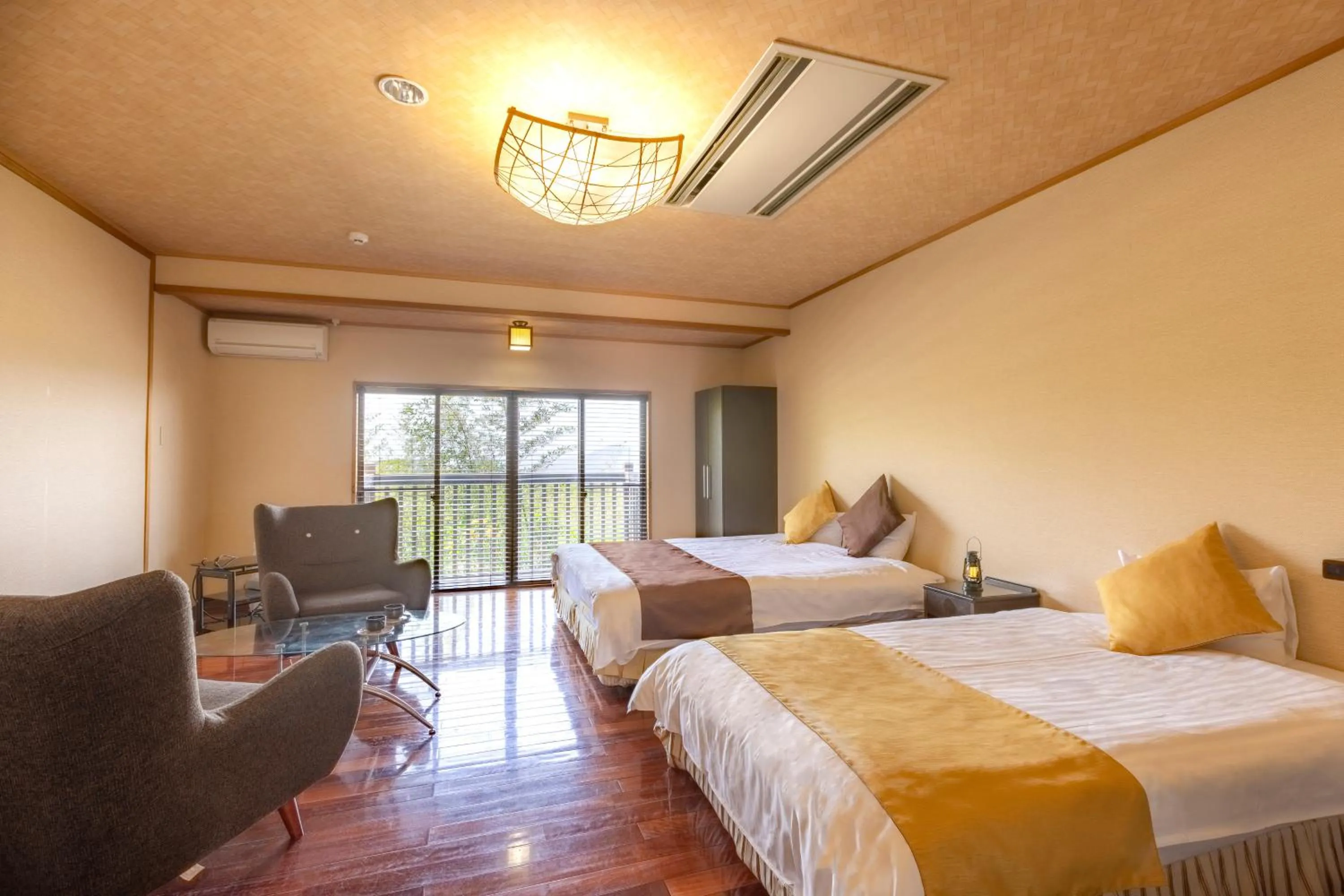 Photo of the whole room, Bed in Goto Conkana Kingdom
