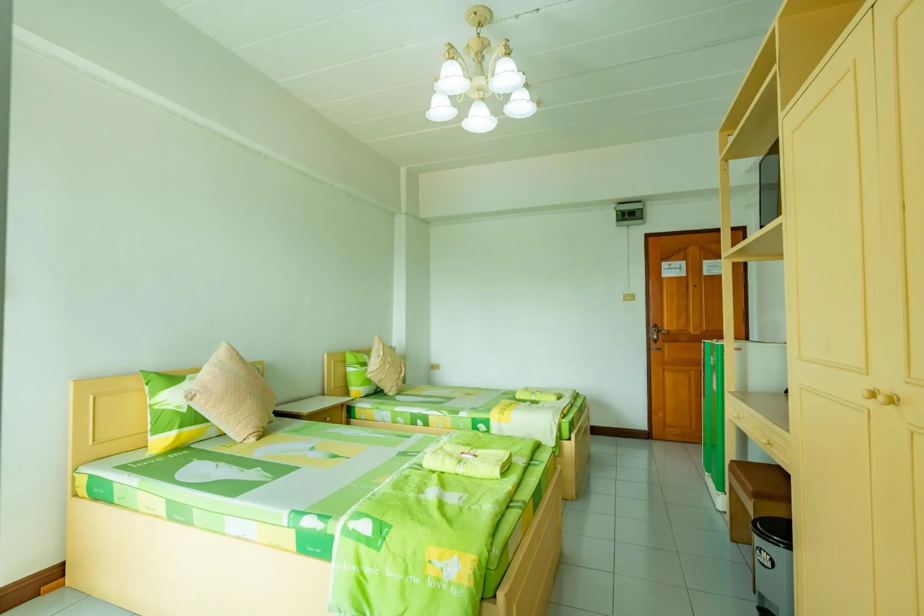 Twin Room with Balcony in Tat Hotel Twin Room with Balcony in Tat Hotel