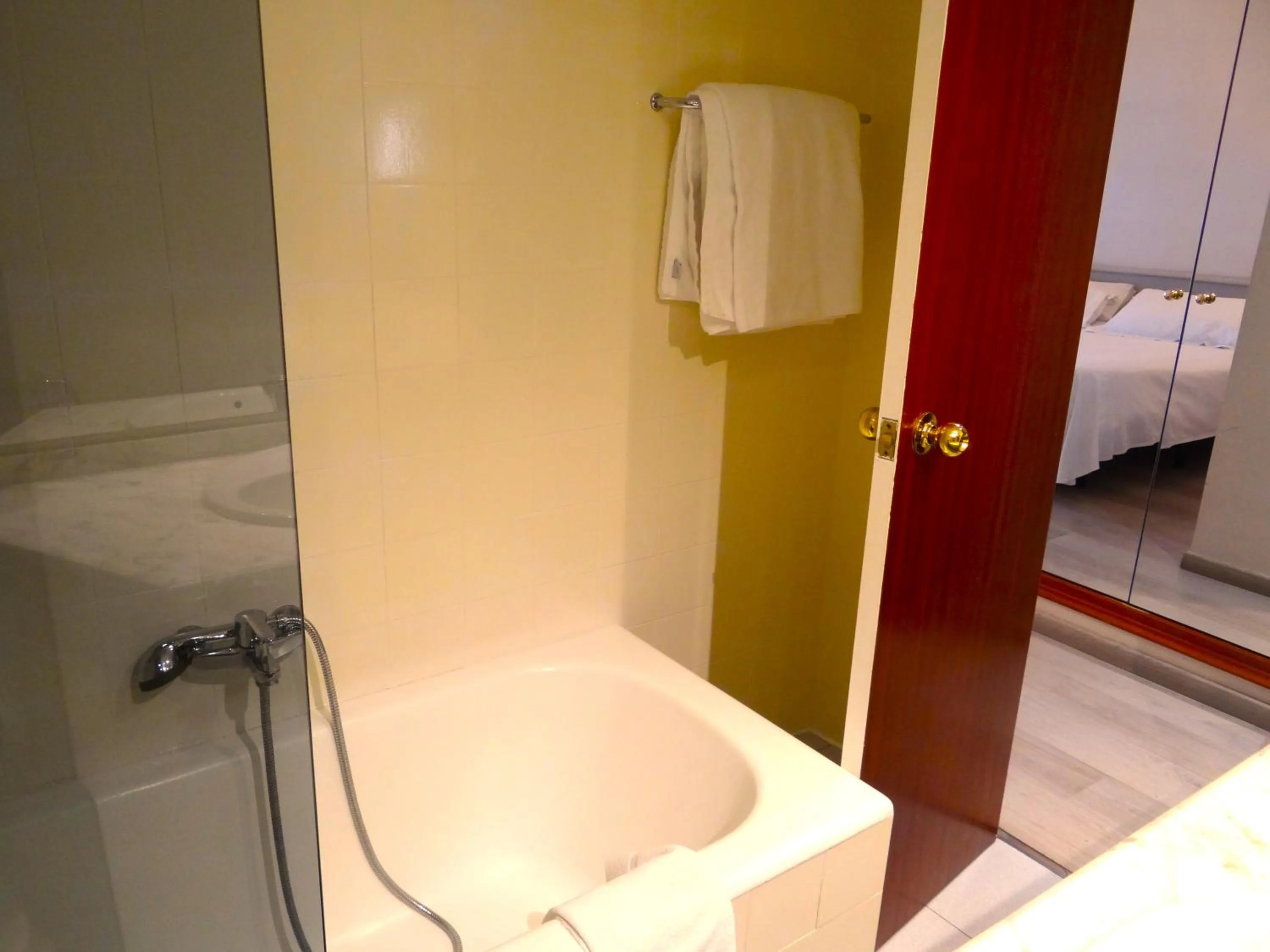 Bedroom, Bed in Hotel Sol-Park