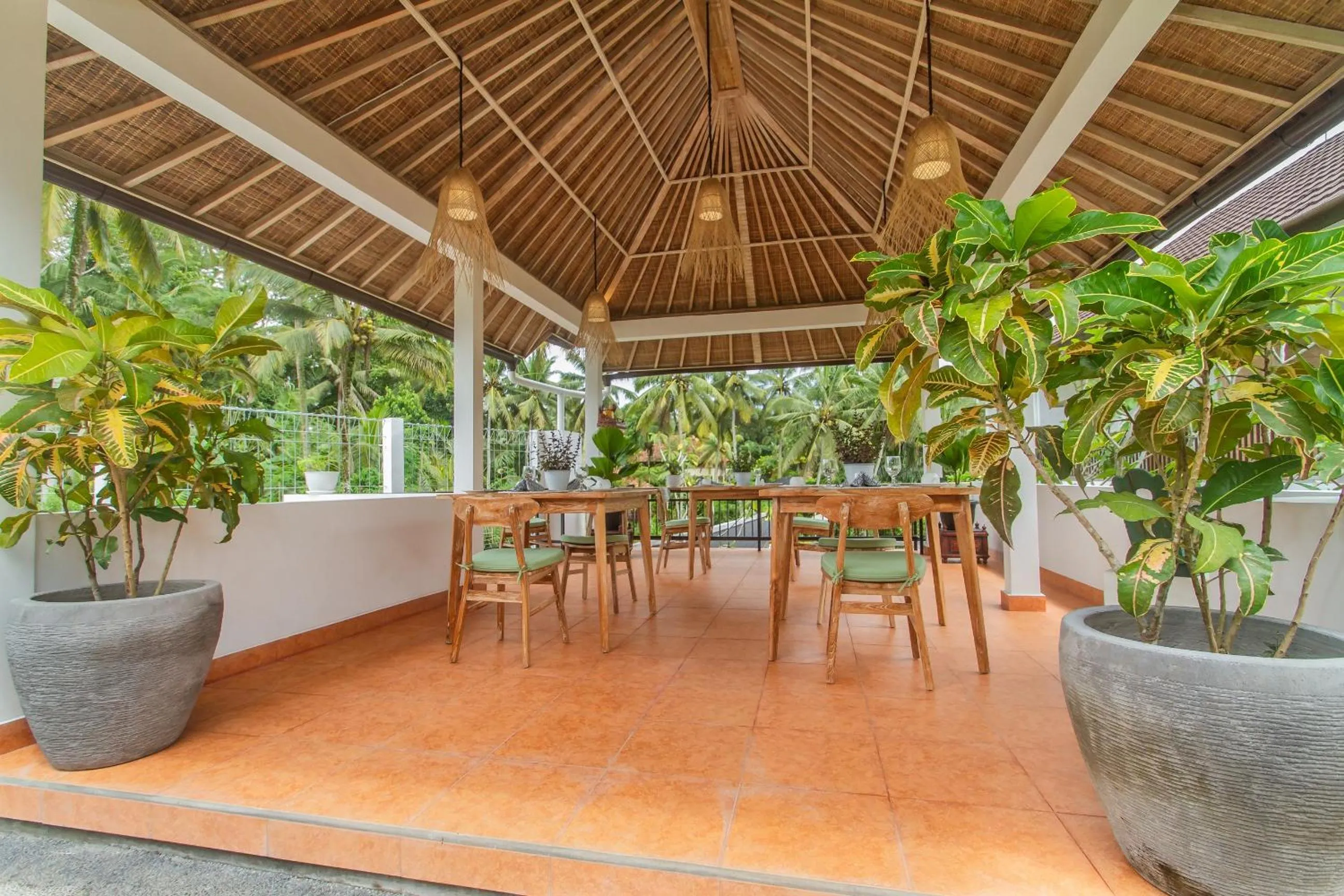 Restaurant/places to eat in Tri Dewi Residence by GenuineHost