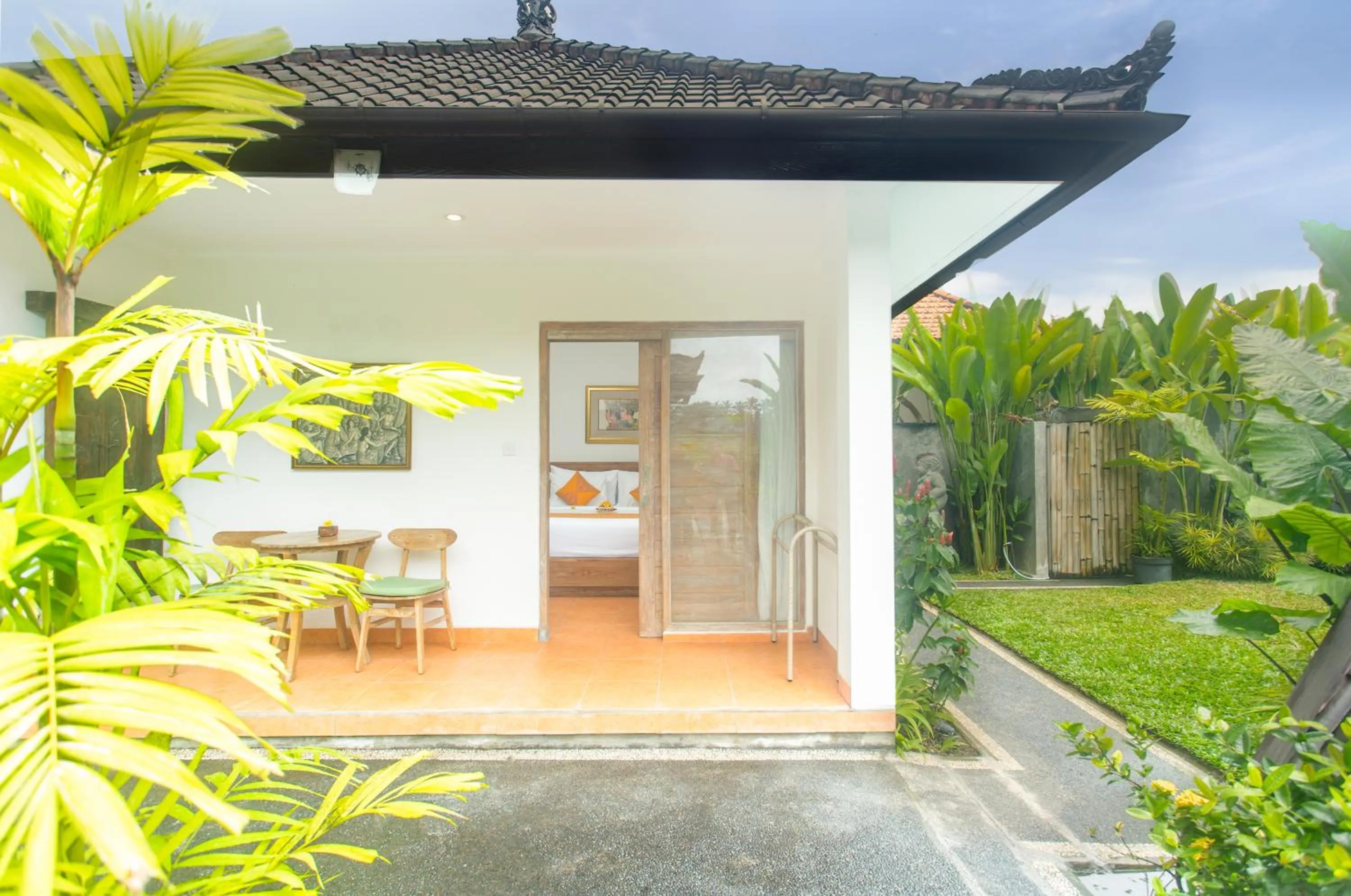 Garden in Tri Dewi Residence by GenuineHost