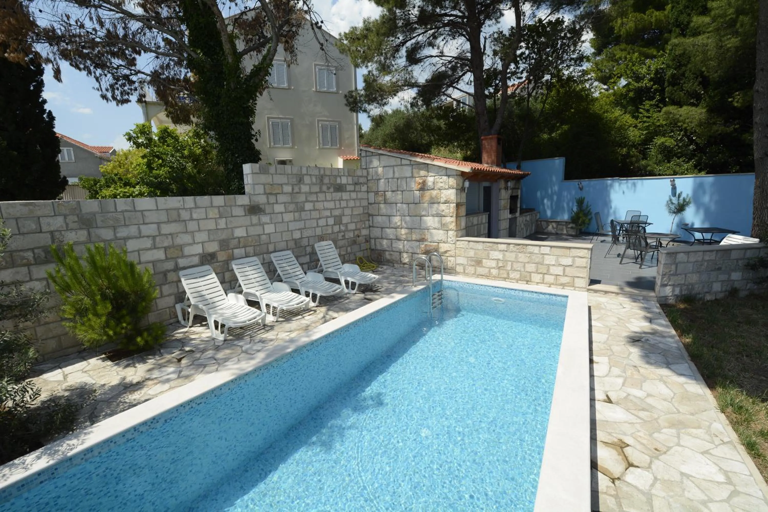 Pool view in Villa Avantgarde