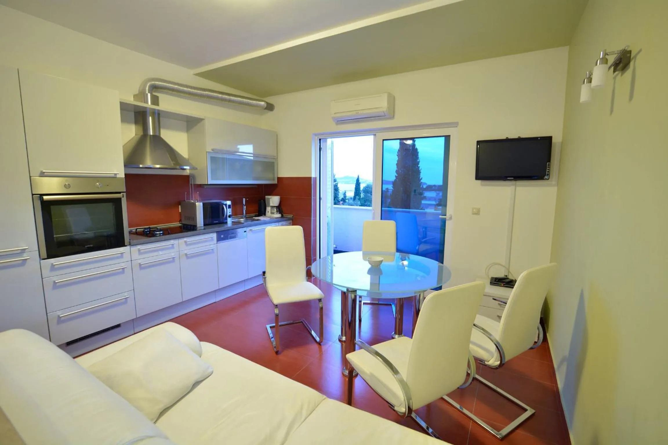 Kitchen or kitchenette in Villa Avantgarde