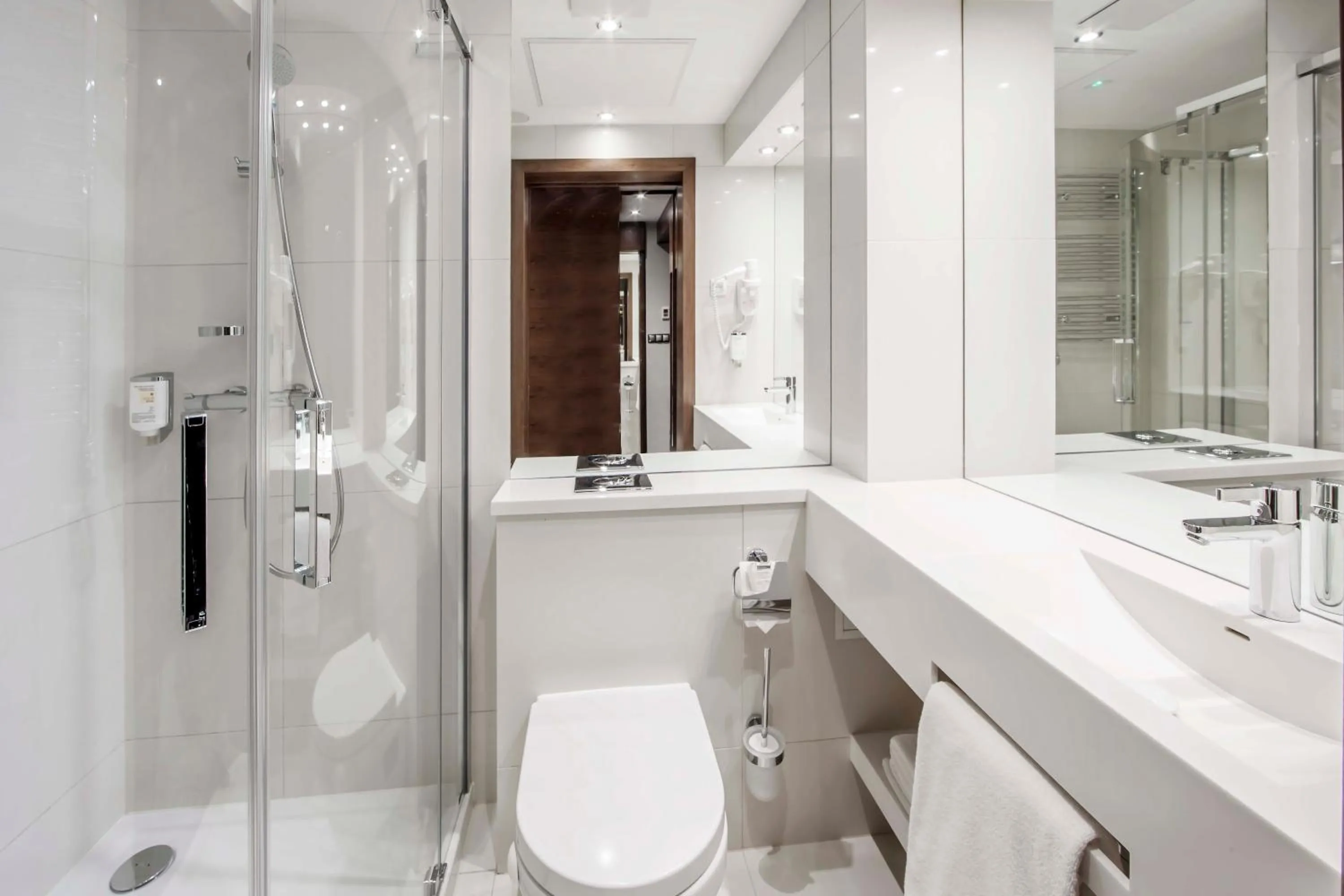 Shower in Hotel Warszawianka