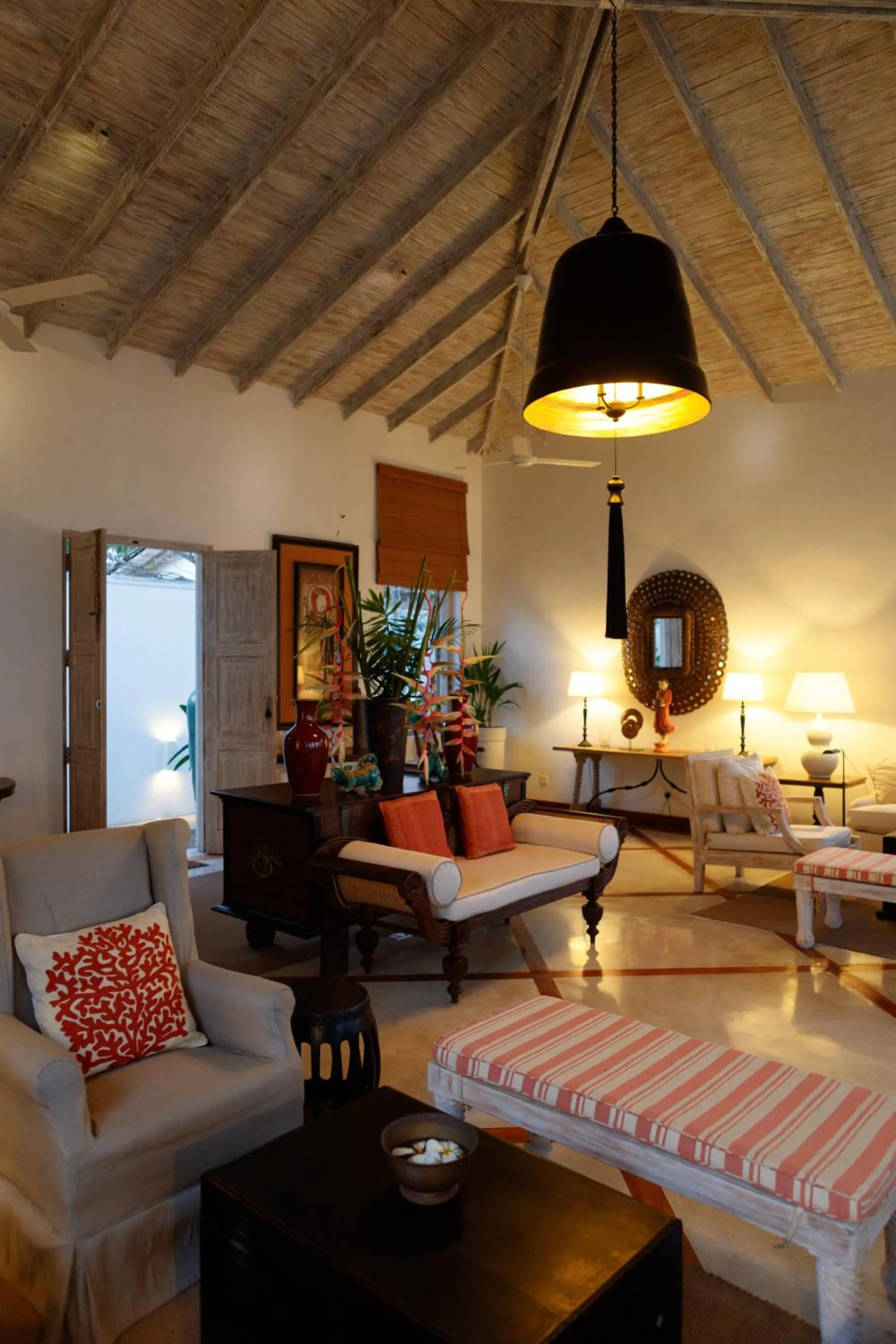 Seating area, Bed in Habaraduwa House