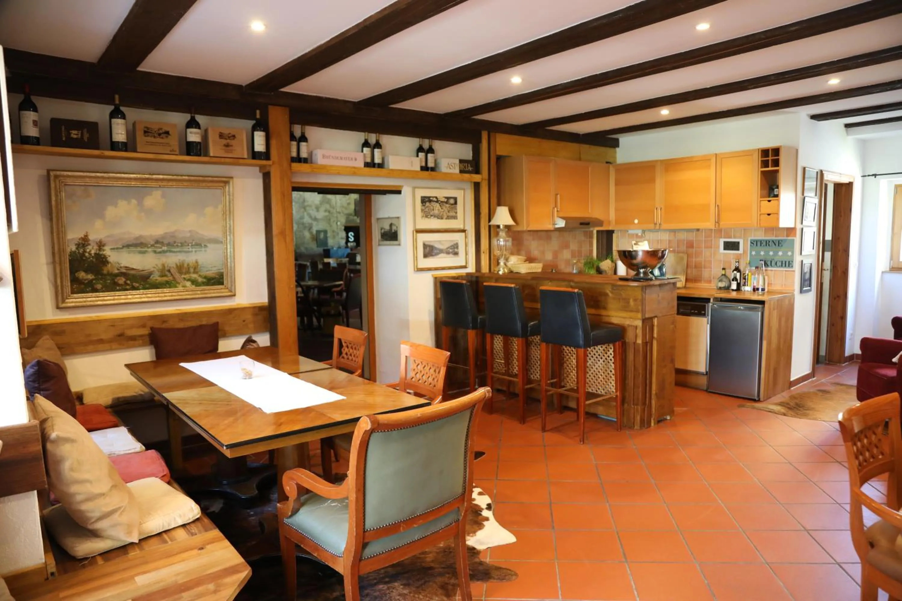 Lounge or bar in Hotel Schlossresidenz Heitzenhofen