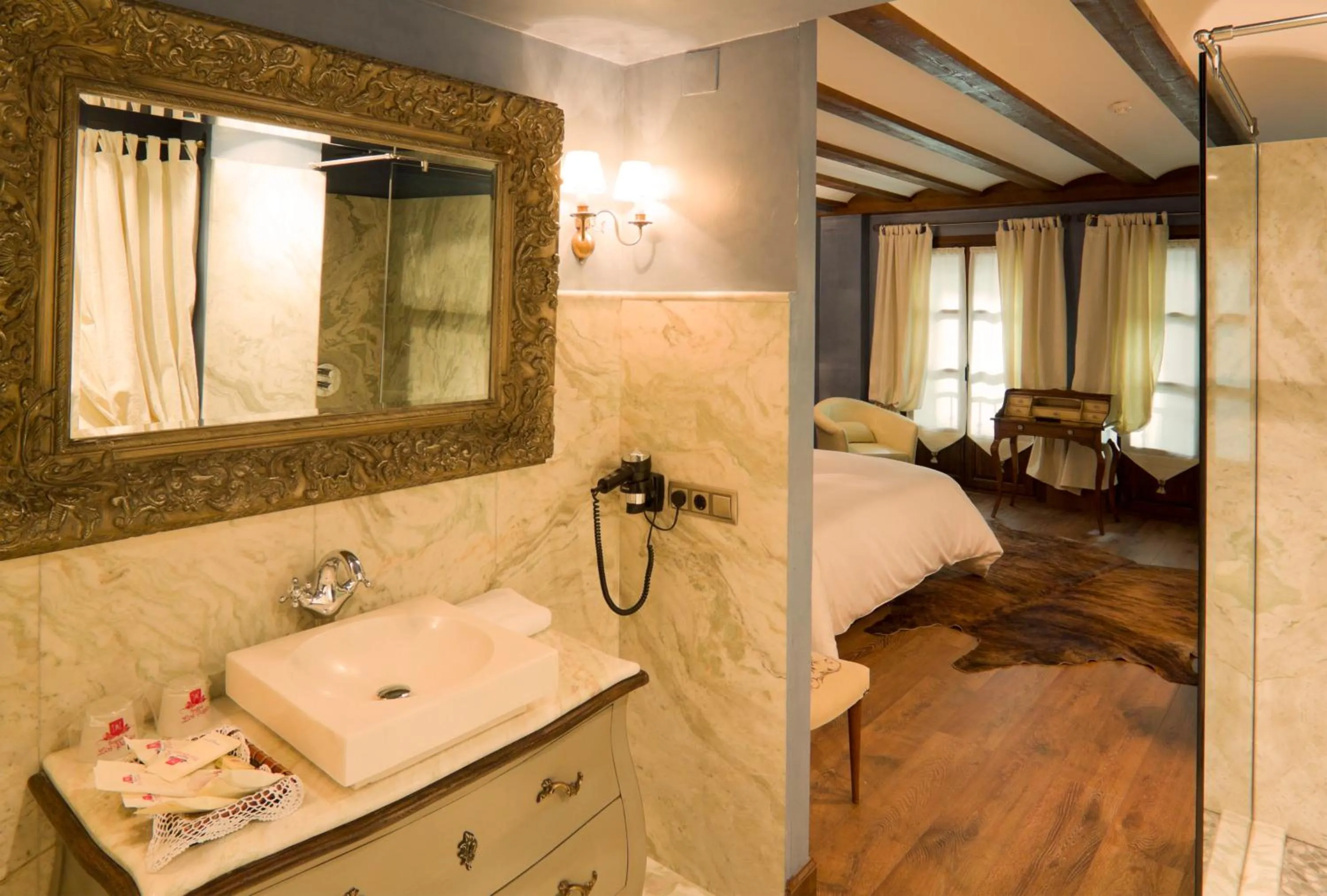 Bathroom, Bed in Hospederia de los Parajes