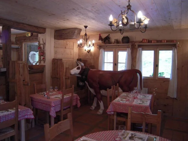 Restaurant/places to eat in Au Bois de Lune