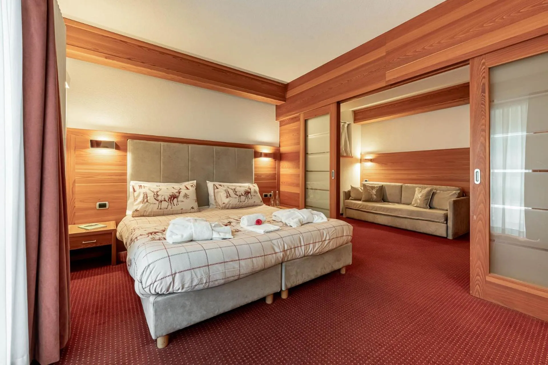 Bedroom, Bed in Hotel Dolomiti Schloss