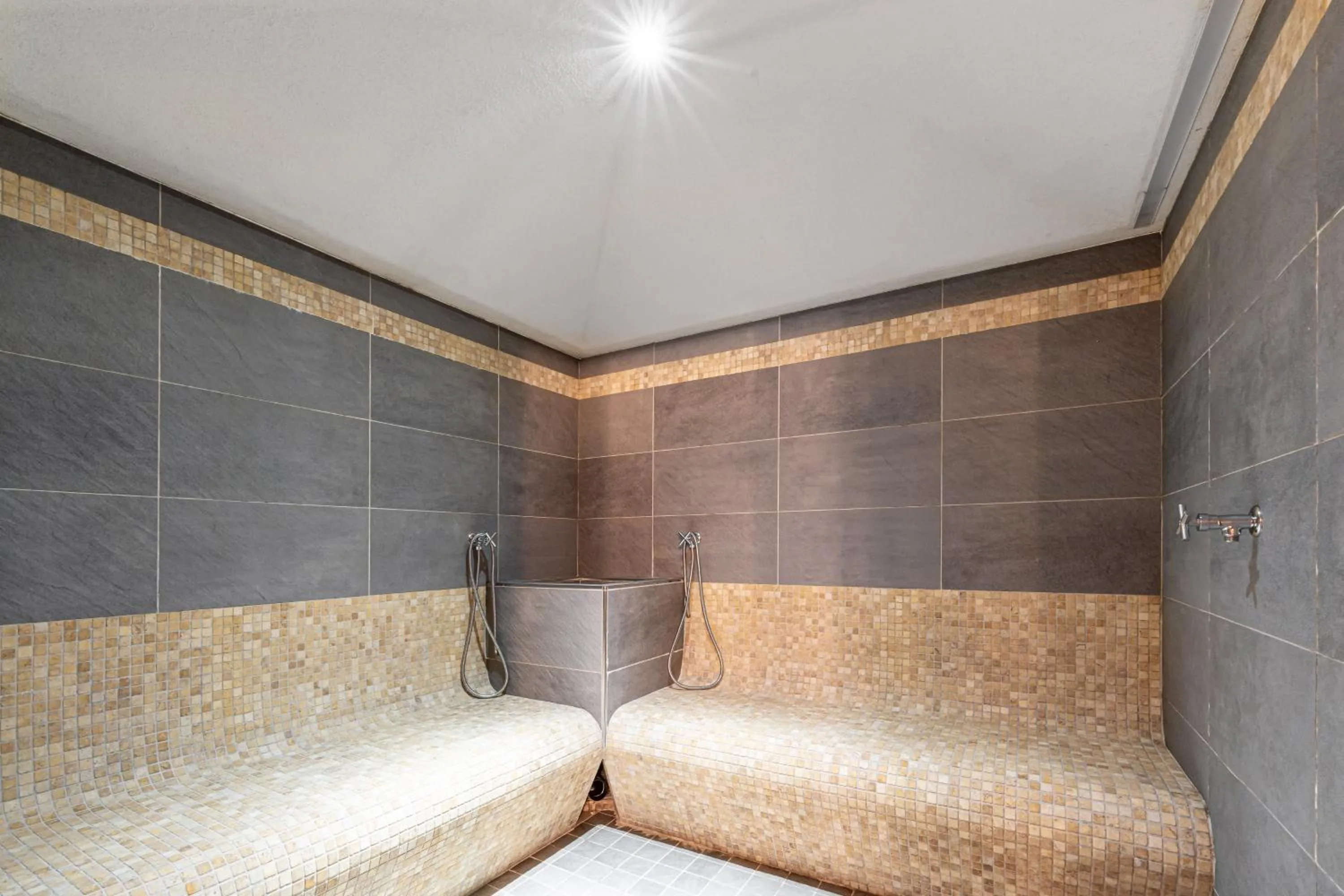 Steam room in Hotel Dolomiti Schloss