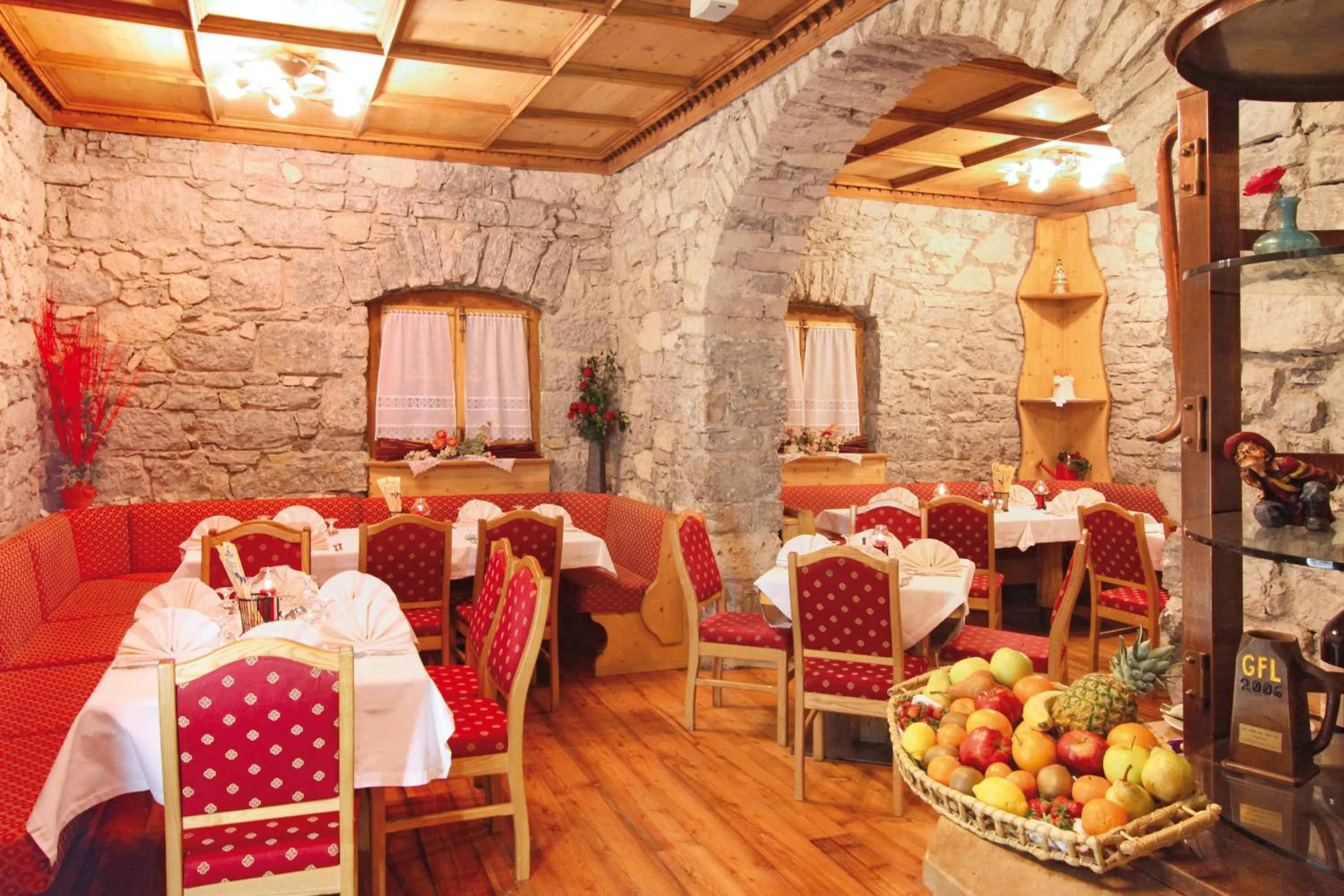 Restaurant/places to eat in Hotel Dolomiti Schloss