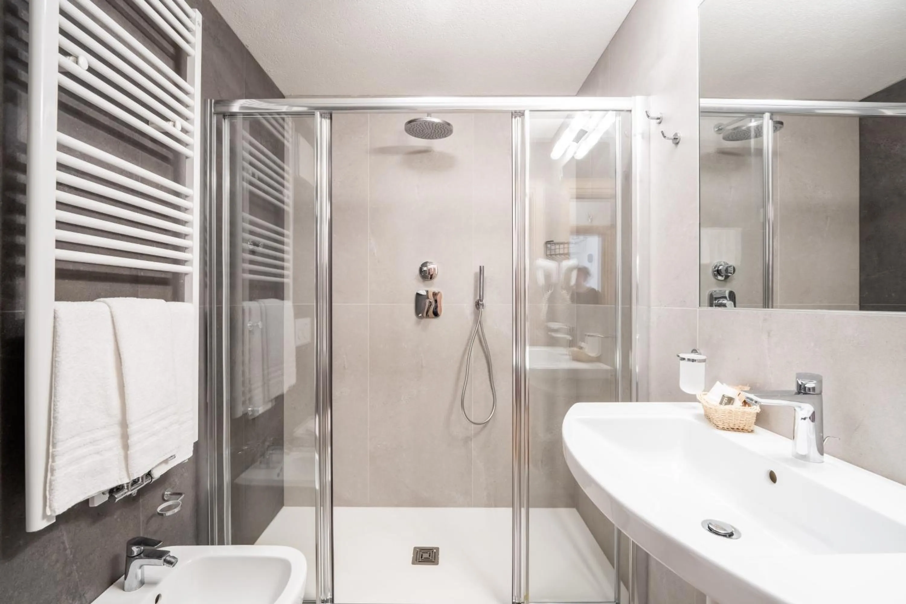 Shower in Hotel il Caminetto Sport