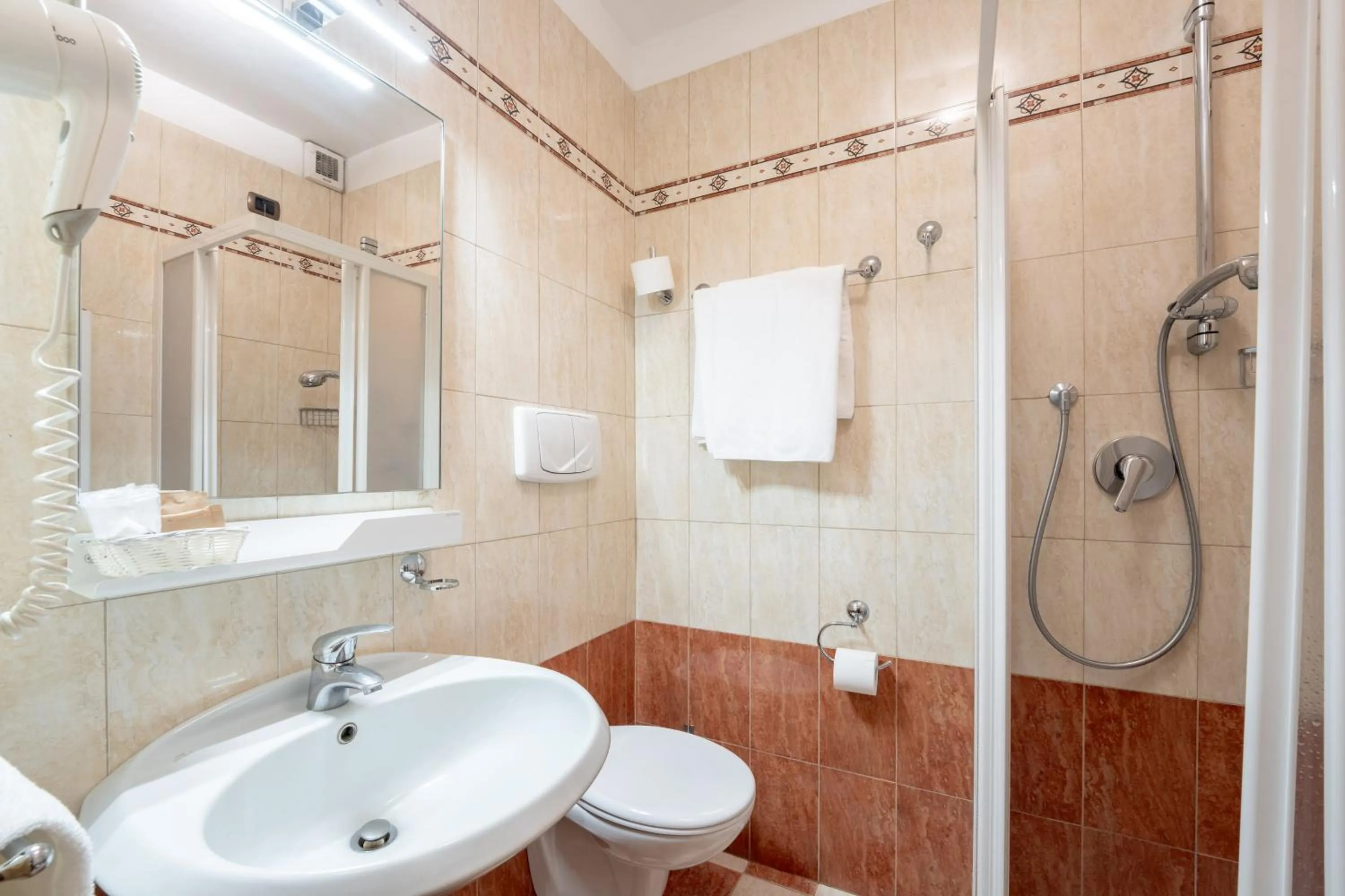 Shower in Hotel il Caminetto Sport