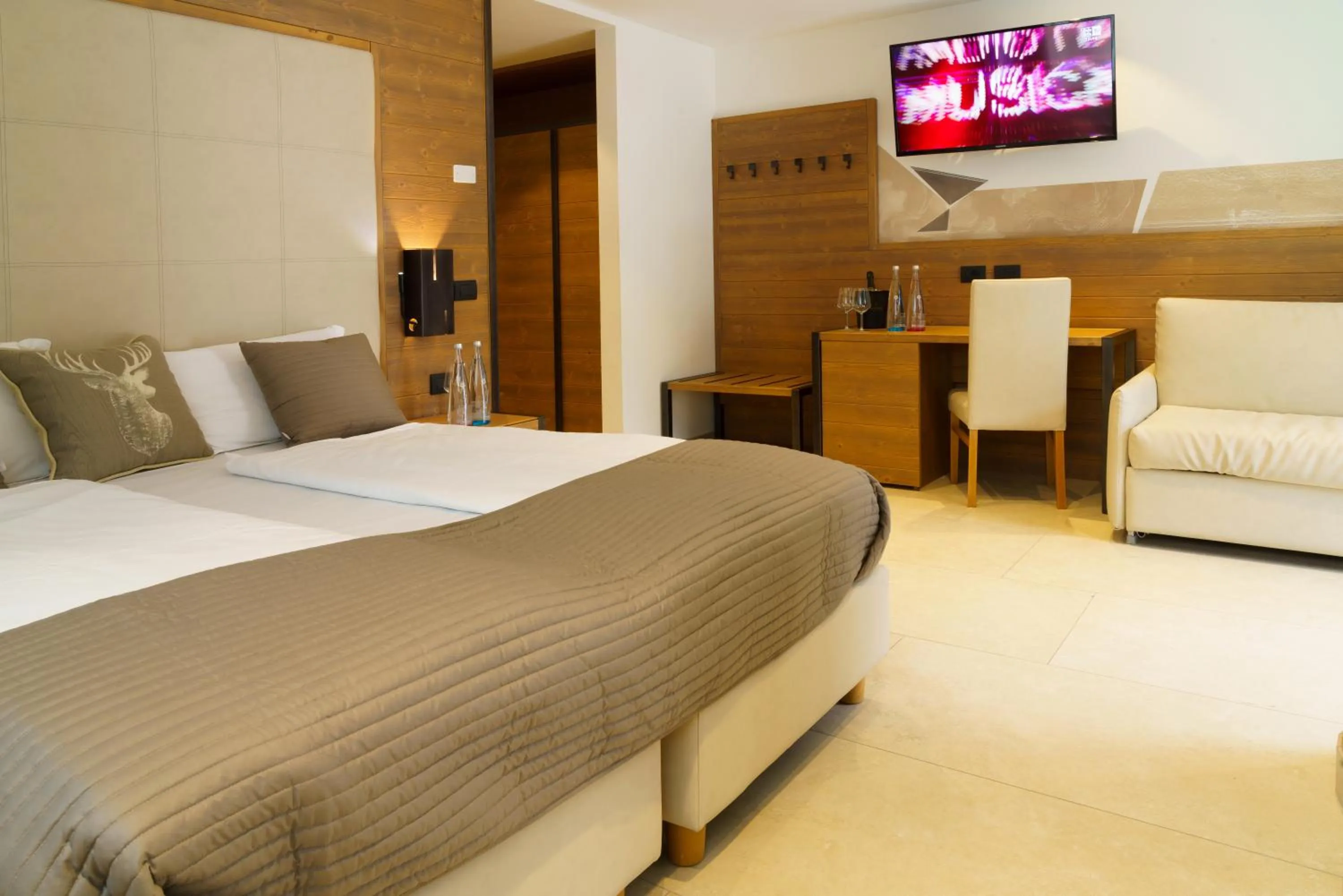 Bedroom, Bed in Hotel Bellevue