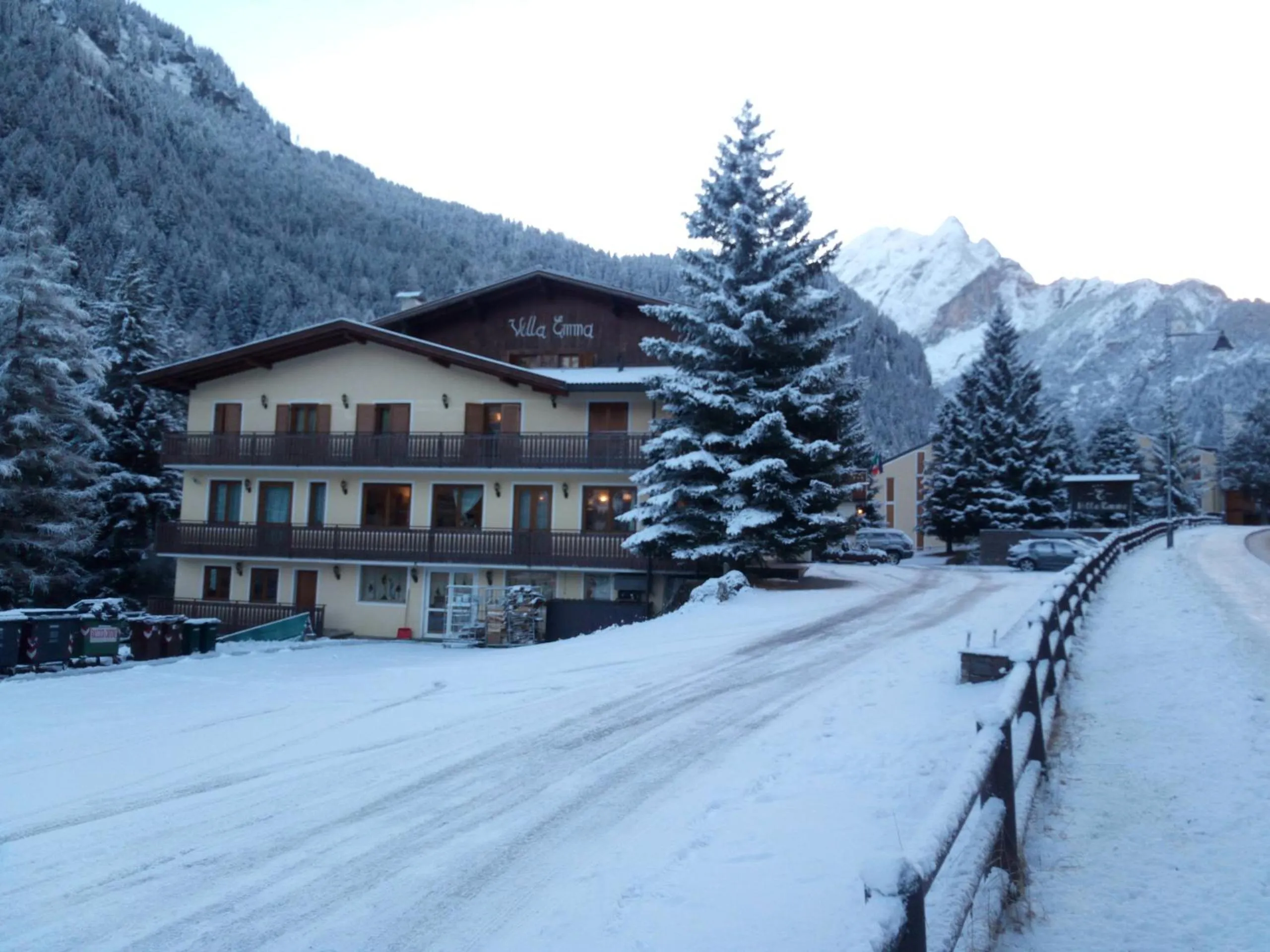 Facade/entrance in IHR Hotel Villa Emma