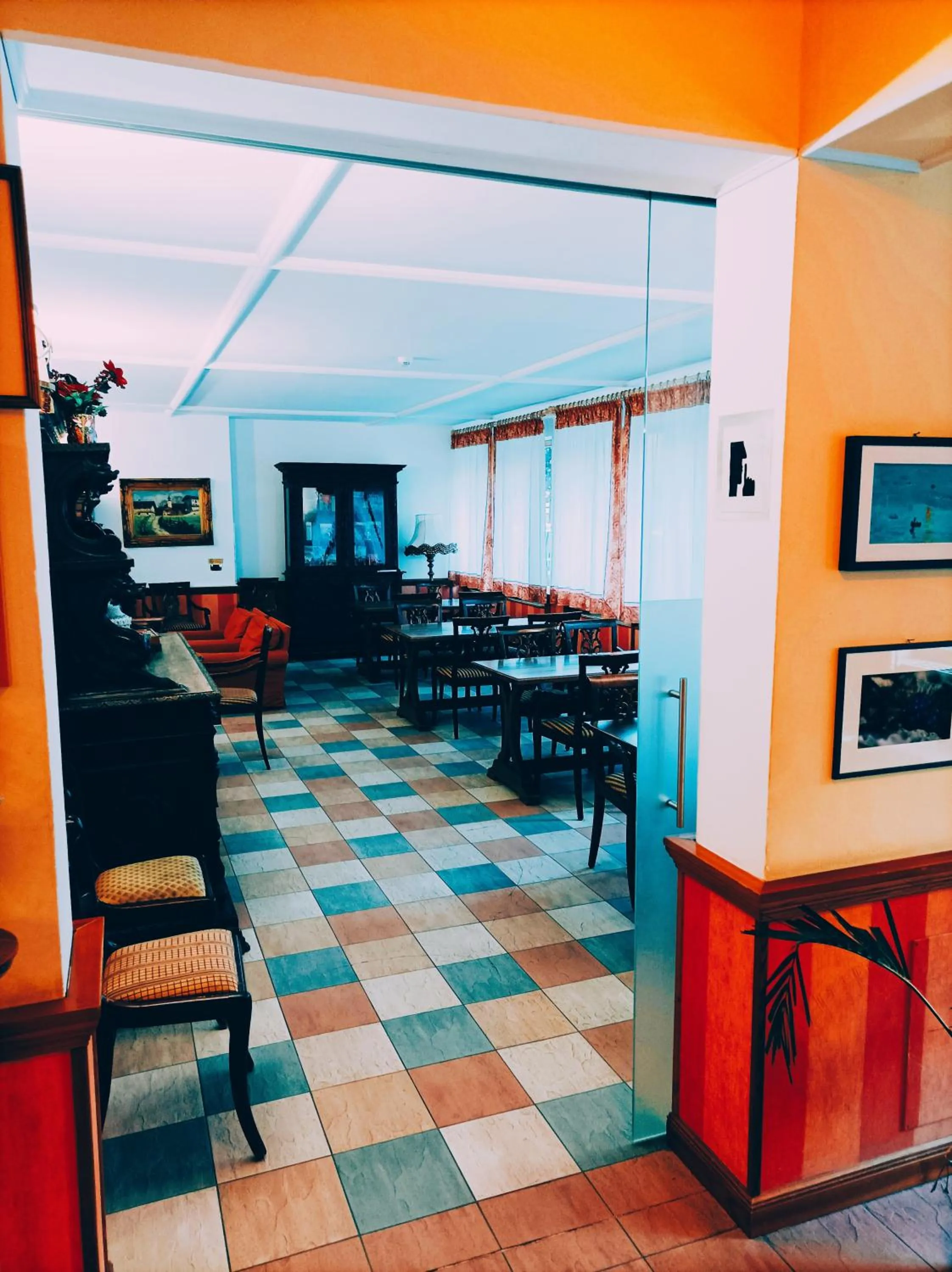 Seating area in IHR Hotel Villa Emma