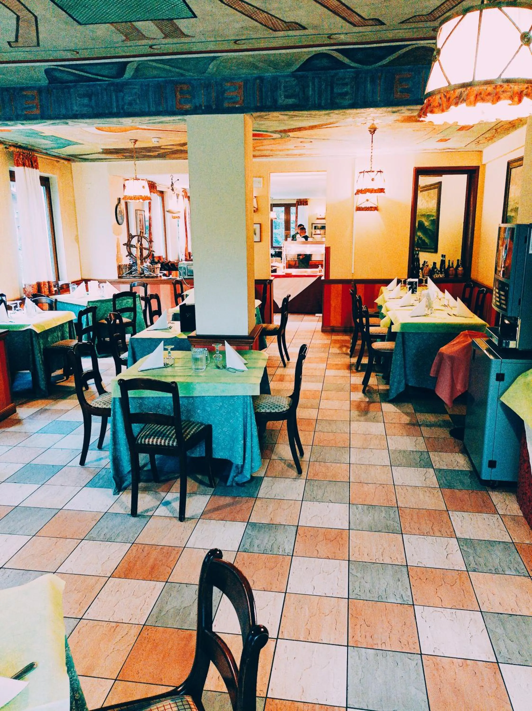 Restaurant/places to eat in IHR Hotel Villa Emma