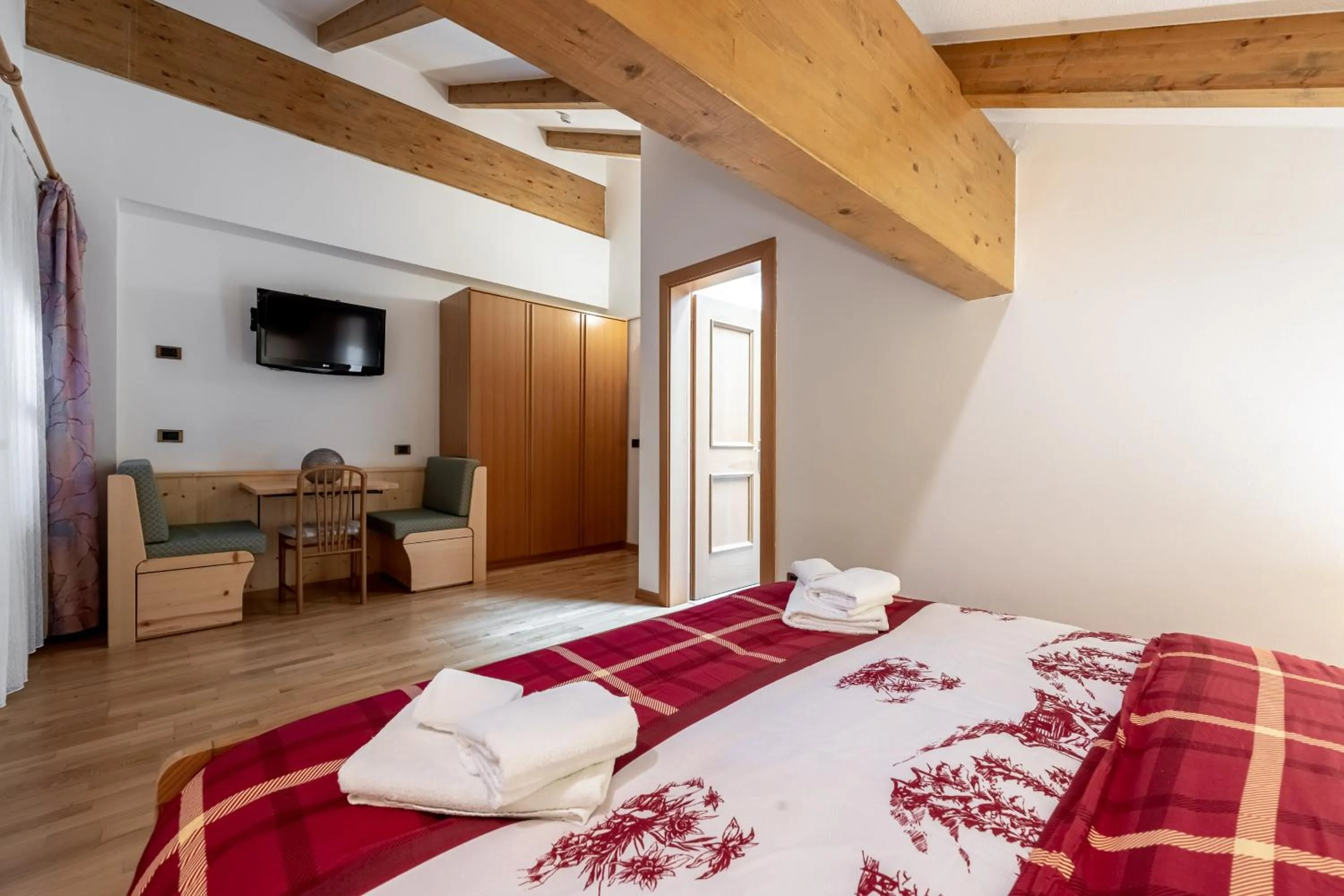 Bedroom, Bed in Hotel Villetta Maria Cottage
