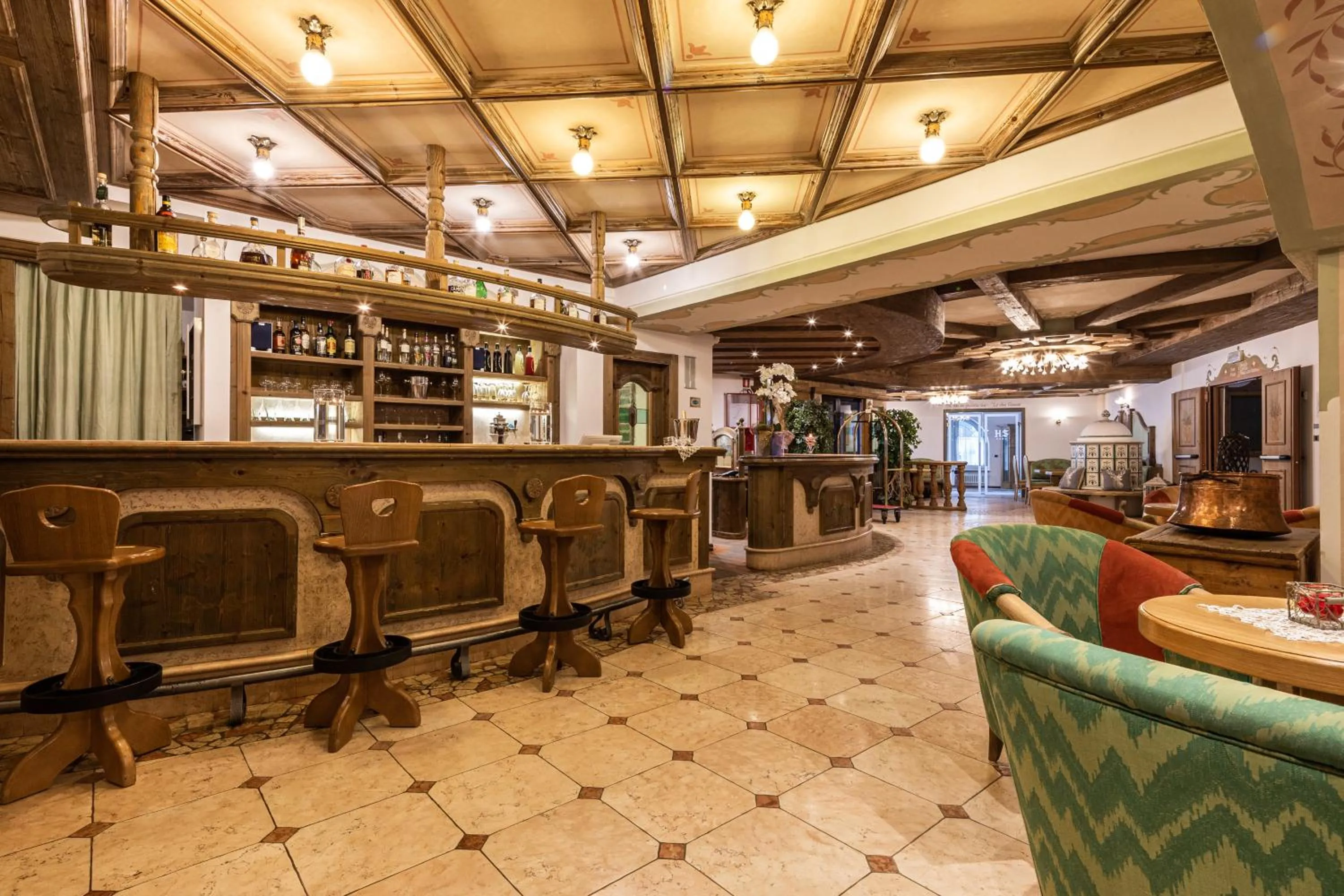 Lounge or bar in Hotel Soreghes Gran Chalet