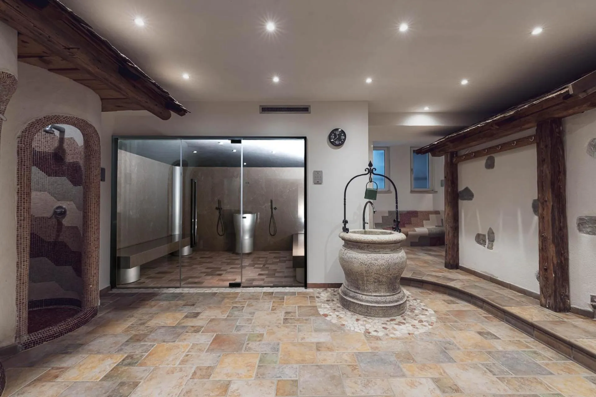 Shower in Hotel Diamant Park