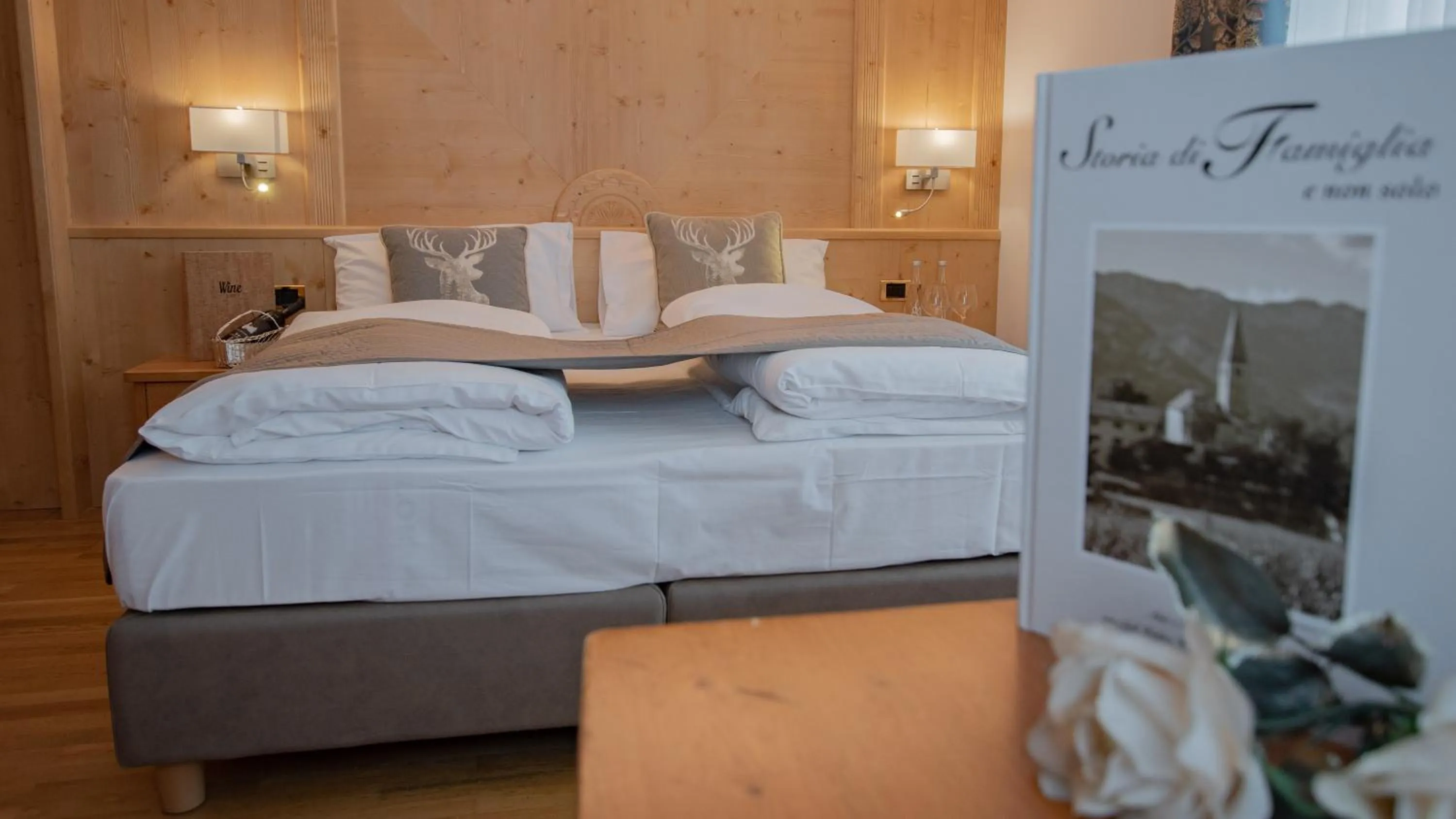 Bathroom, Bed in Hotel Diamant Park