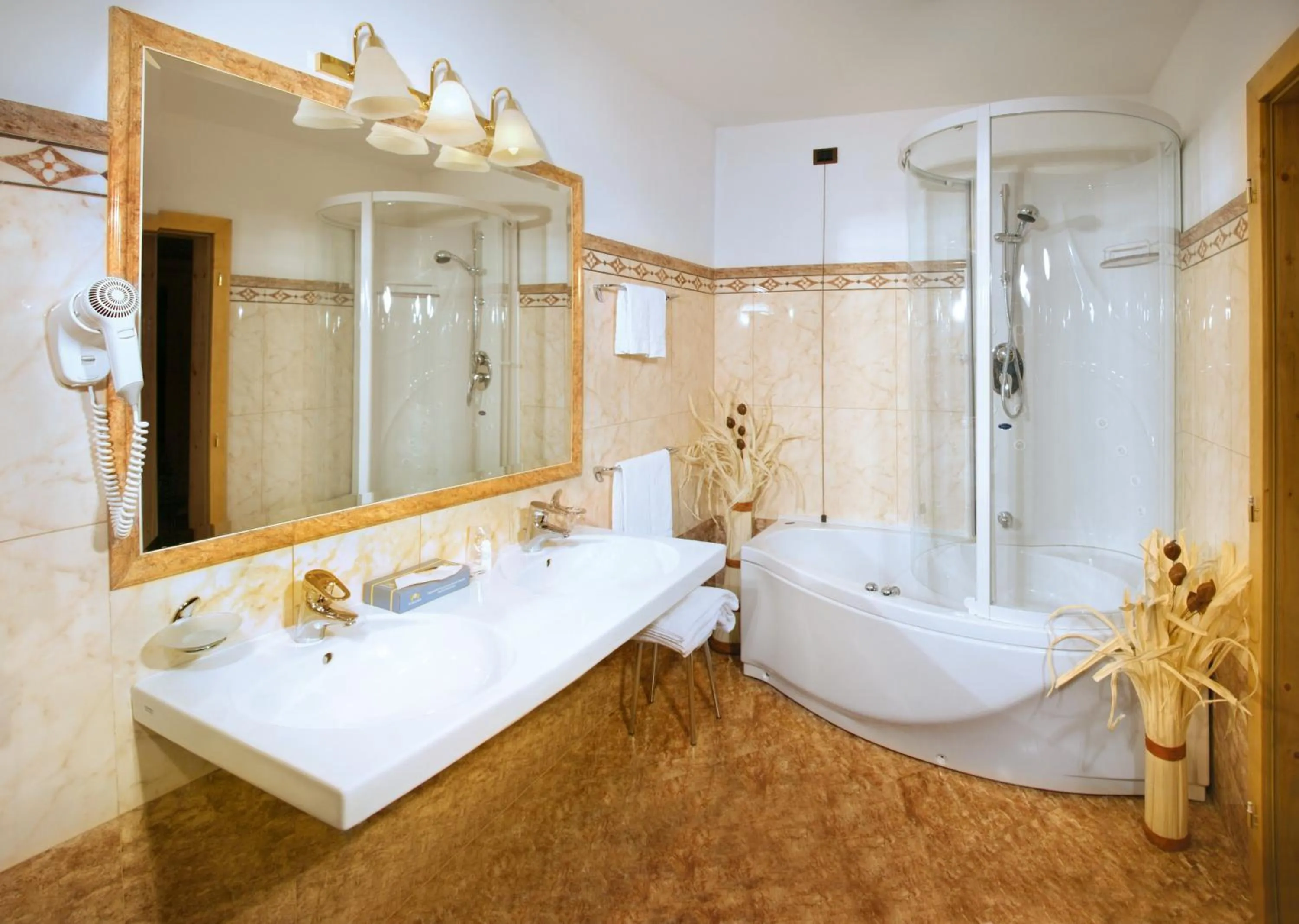 Shower in Hotel Diamant Park