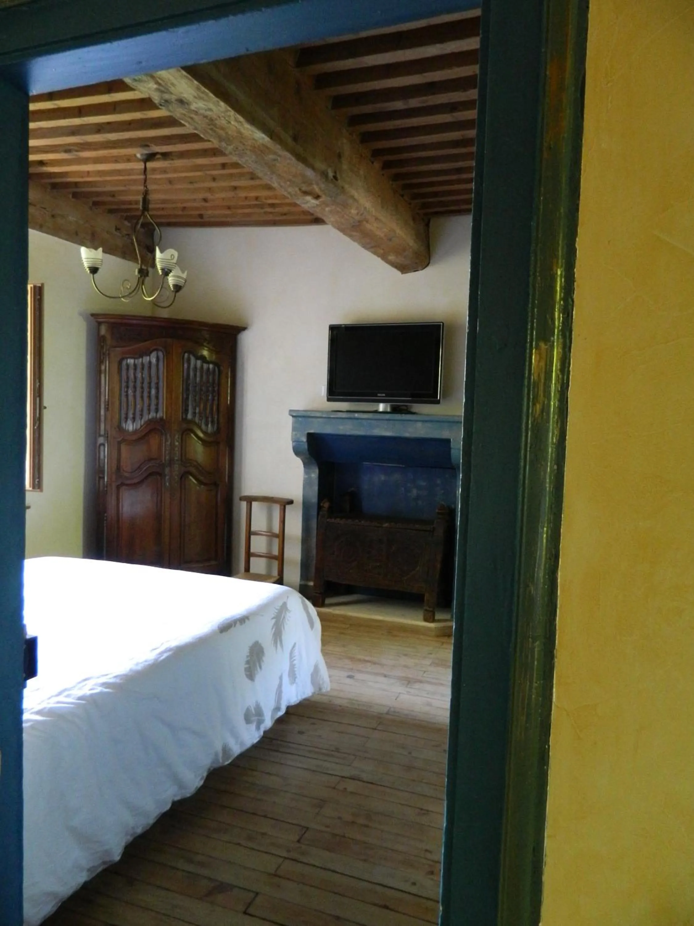 View (from property/room), Bed in Gite de l'école