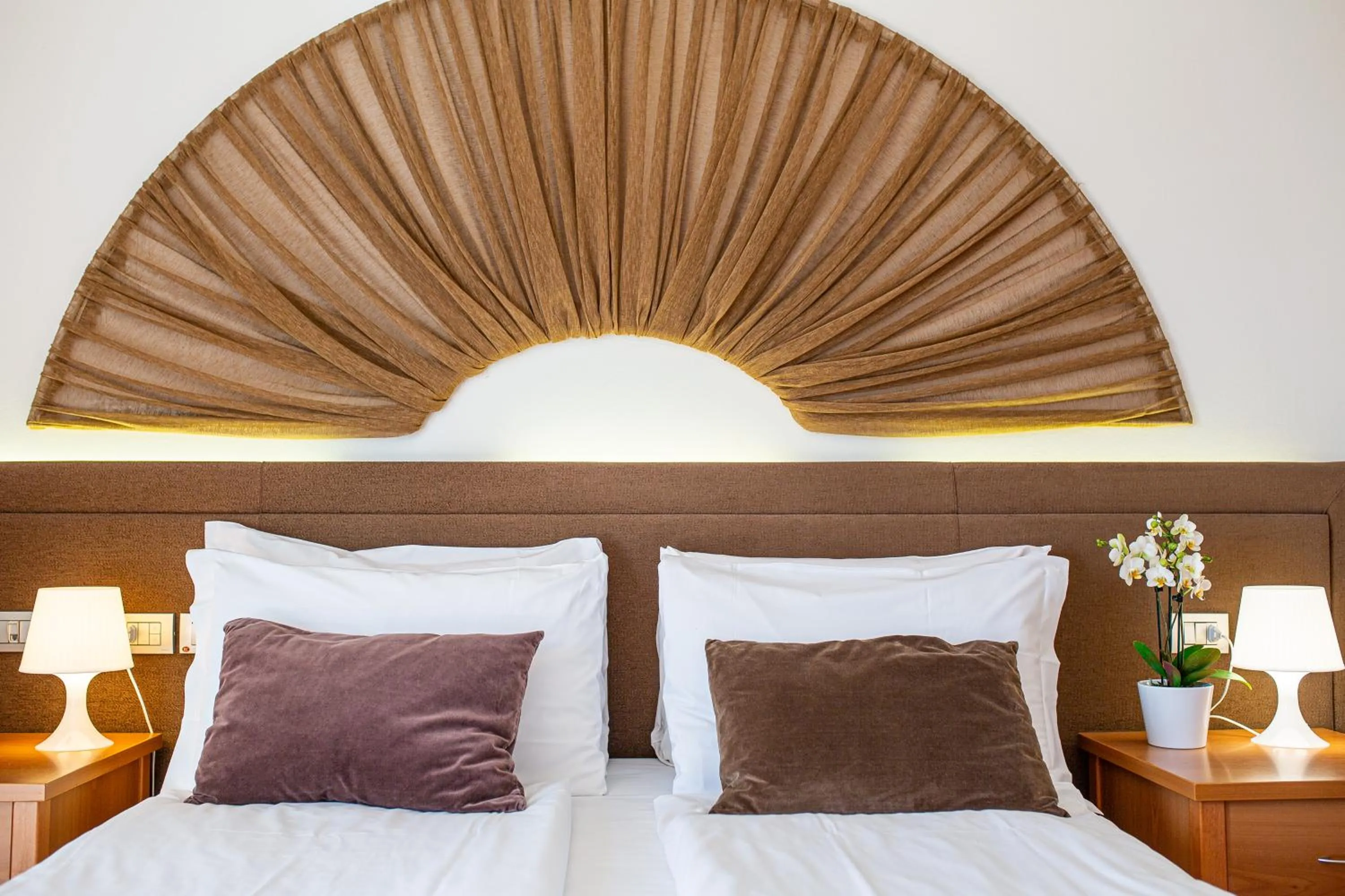 Restaurant/places to eat, Bed in Hotel Rex