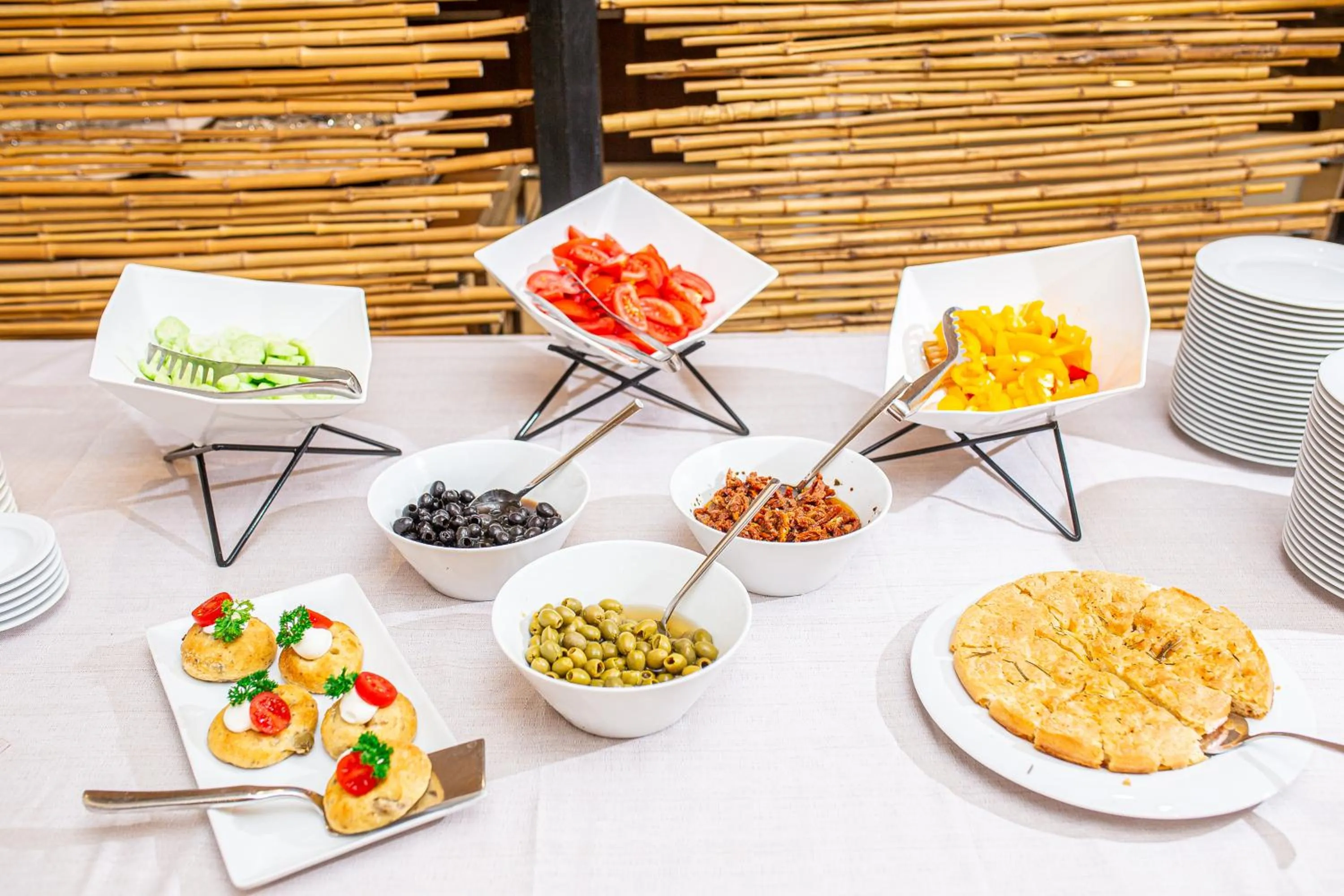 Restaurant/places to eat in Hotel Rex