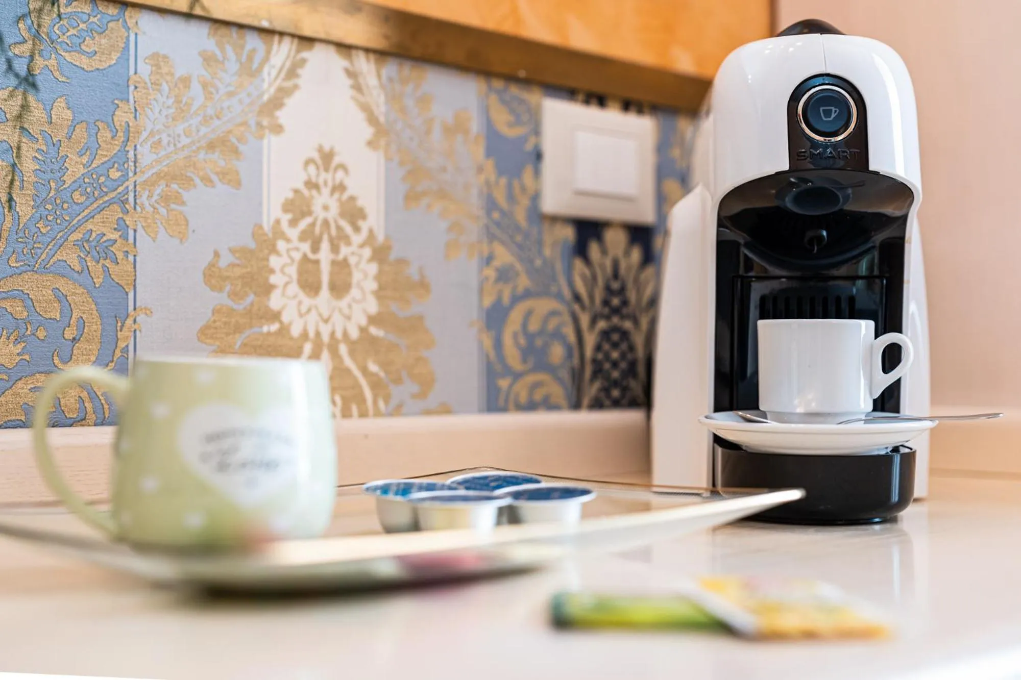Coffee/tea facilities in Affittacamere Guest House Glatimia