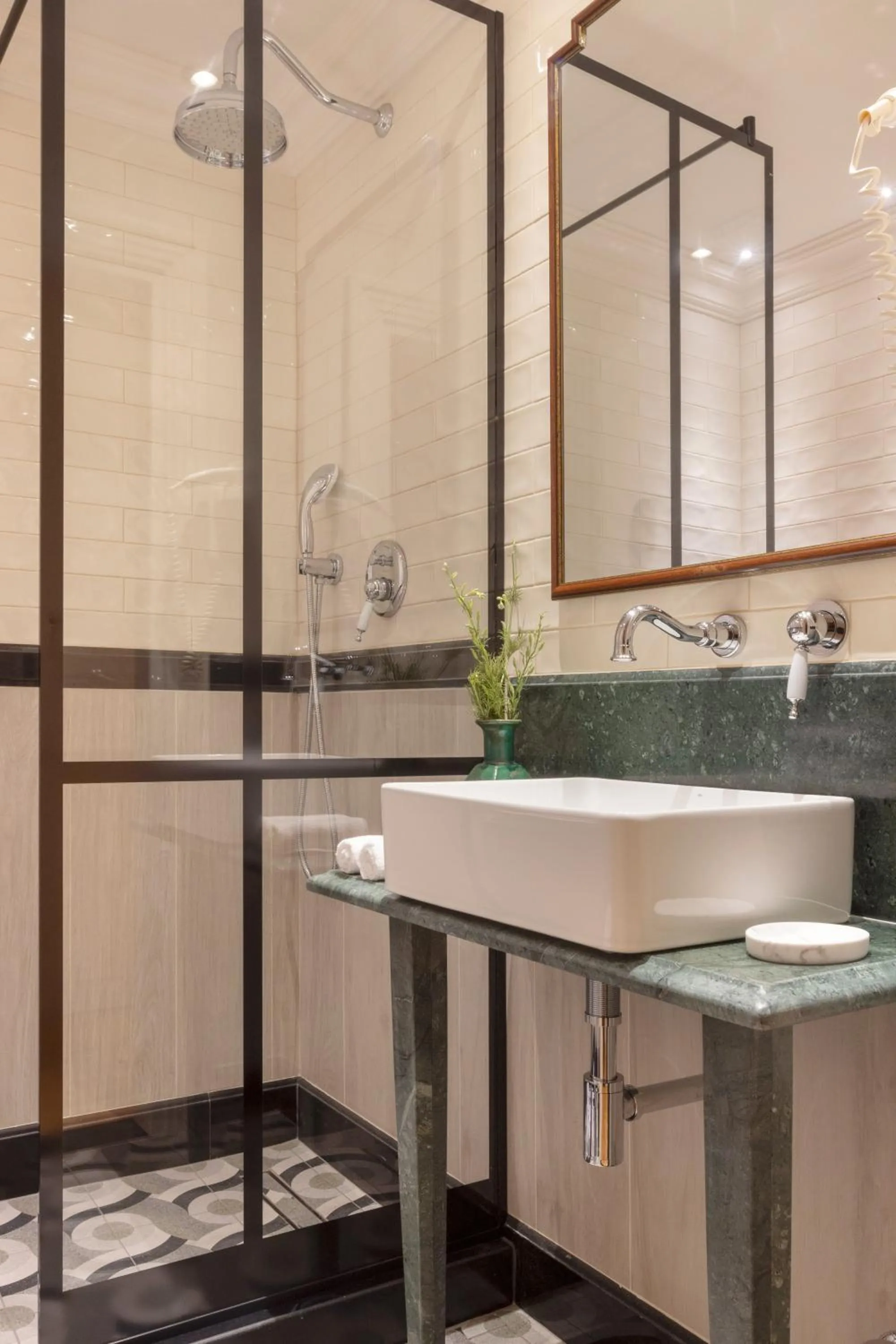 Shower in Despotiko Hotel