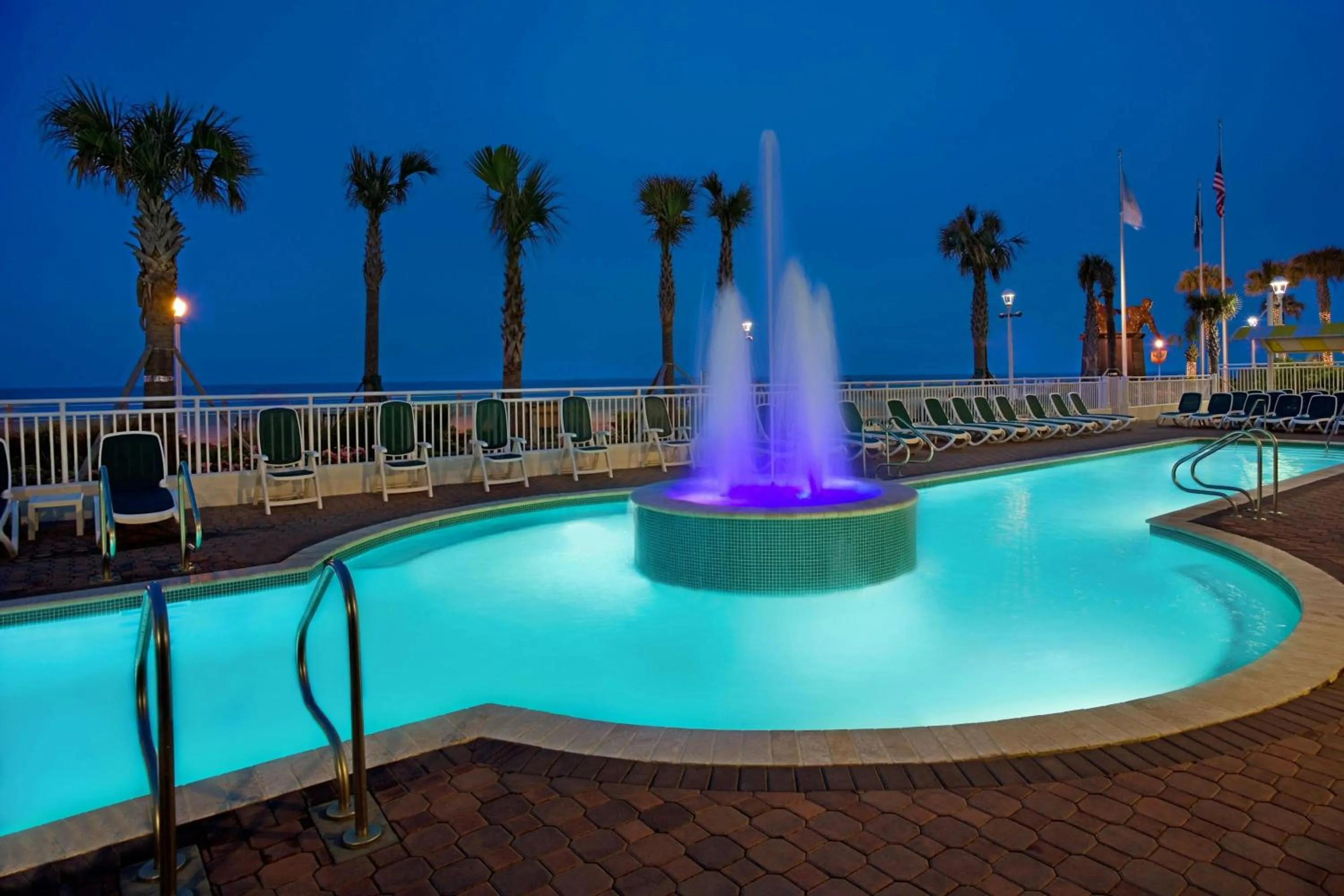 Swimming pool in Sheraton Oceanfront Hotel
