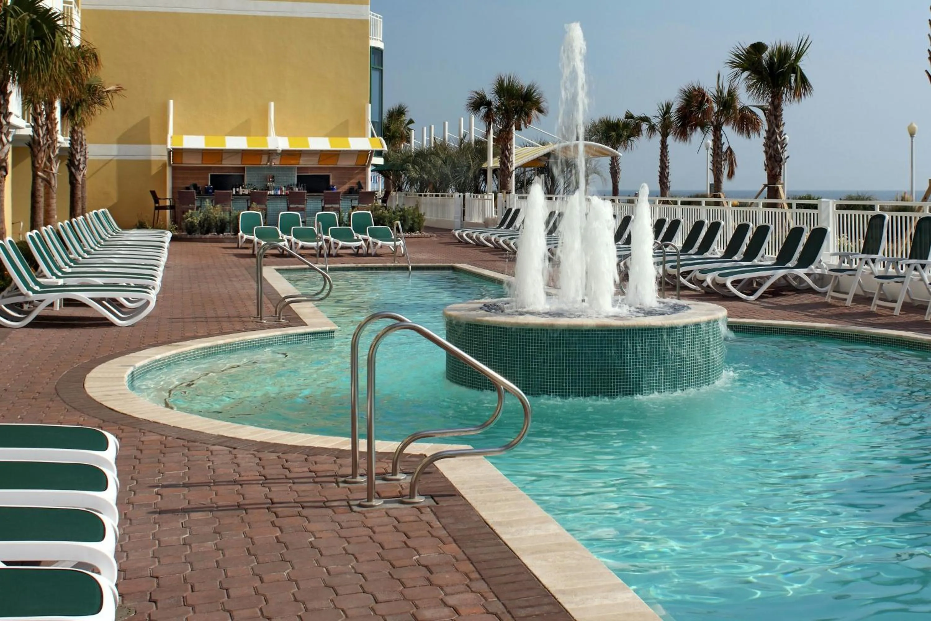 Swimming pool in Sheraton Oceanfront Hotel