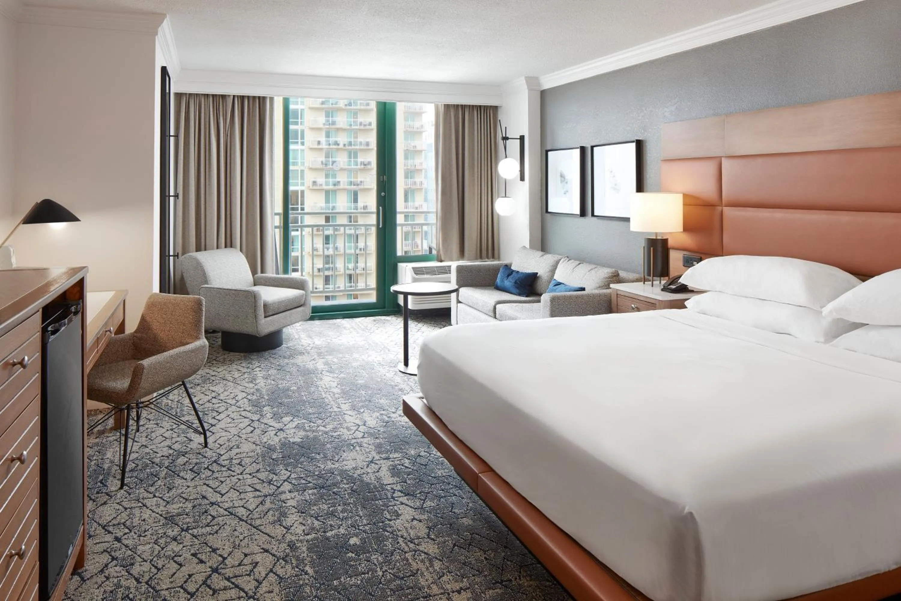 Bedroom, Bed in Sheraton Oceanfront Hotel