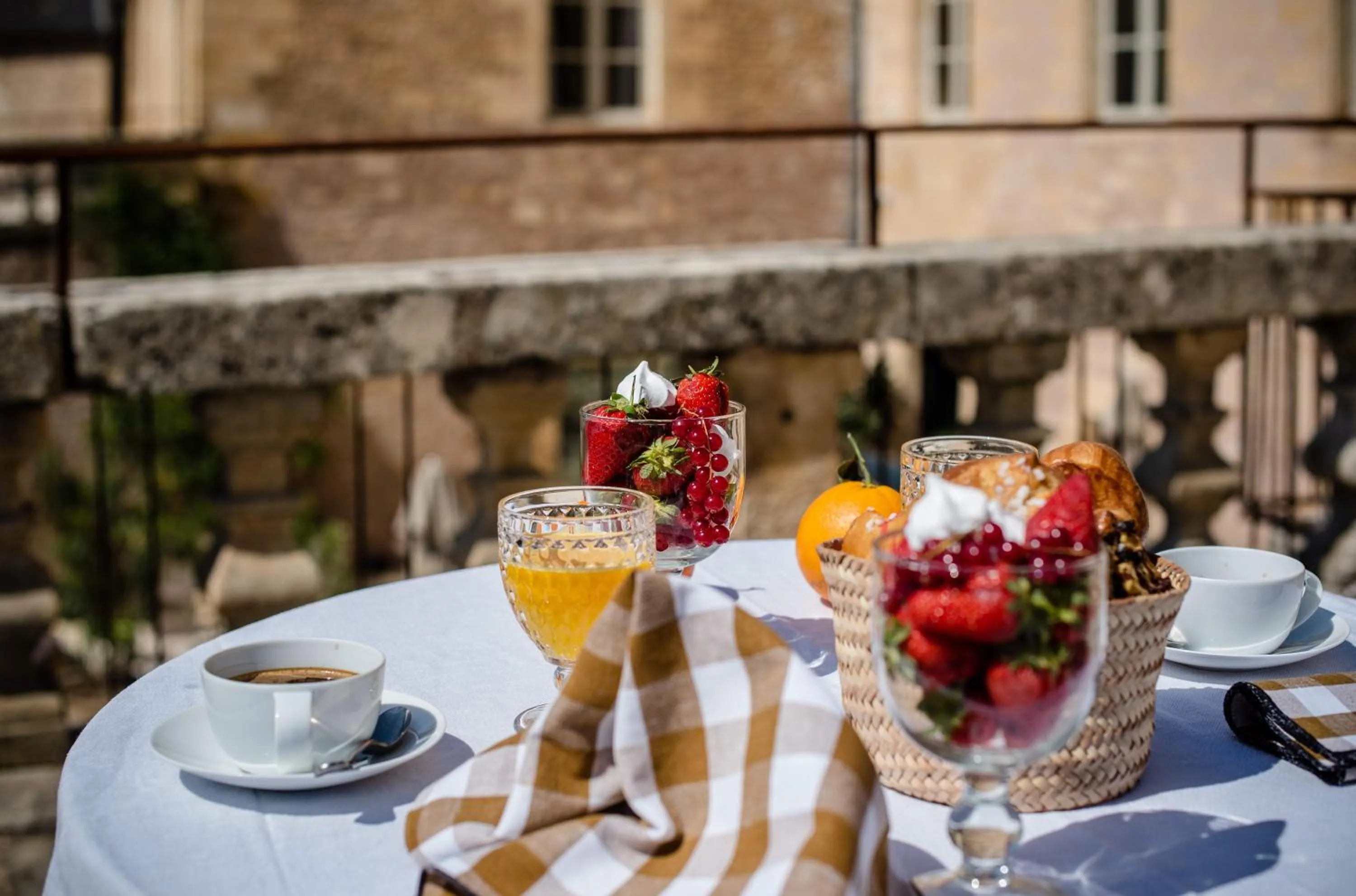 Balcony/Terrace in Hôtel de Bouilhac