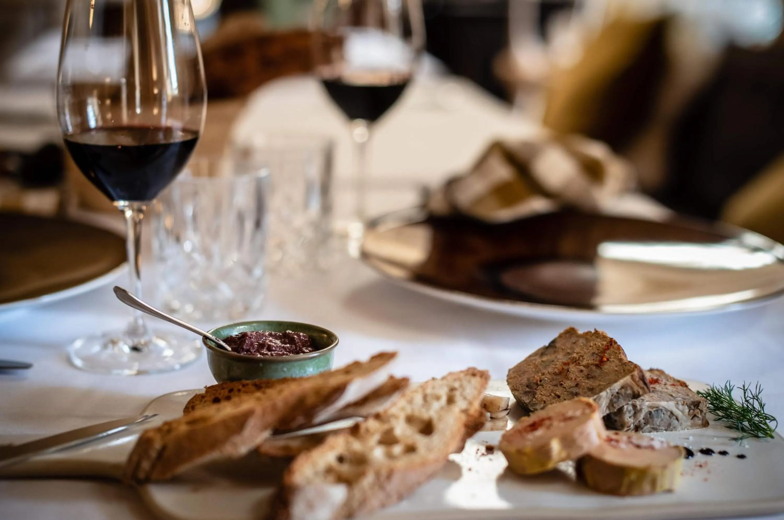 Restaurant/places to eat in Hôtel de Bouilhac