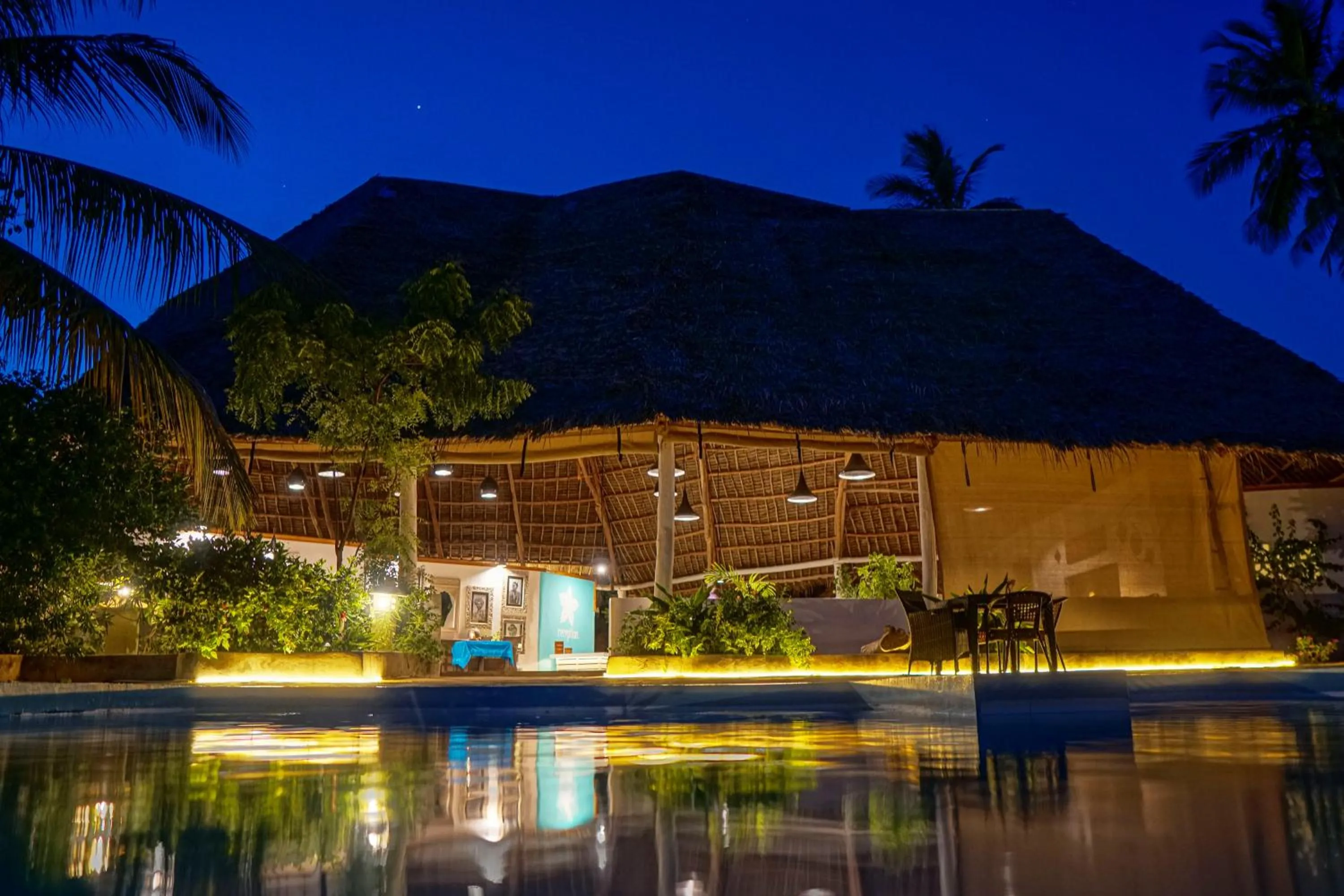 Restaurant/places to eat in Jafferji Beach Retreat