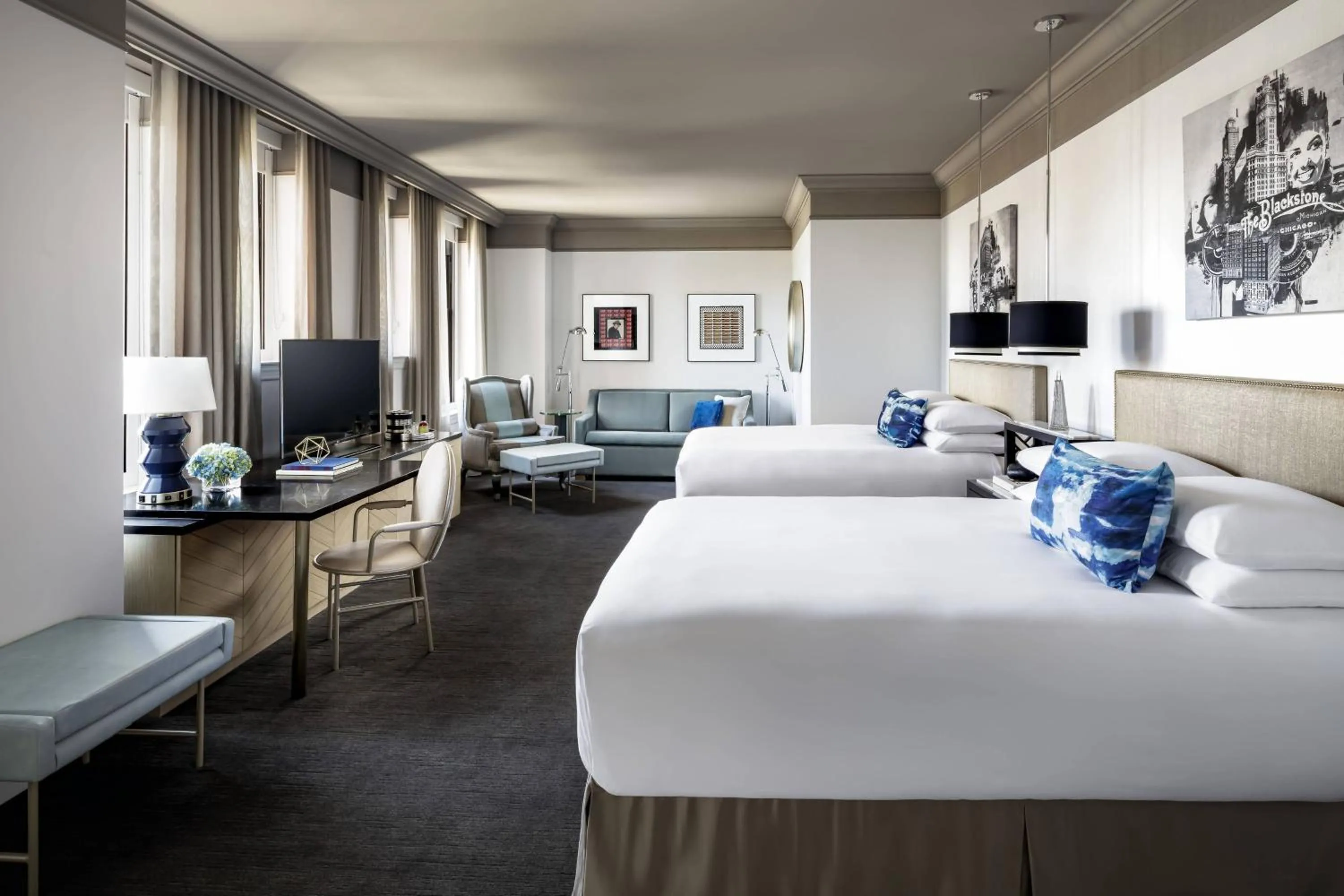 Photo of the whole room, Bed in The Blackstone, Autograph Collection