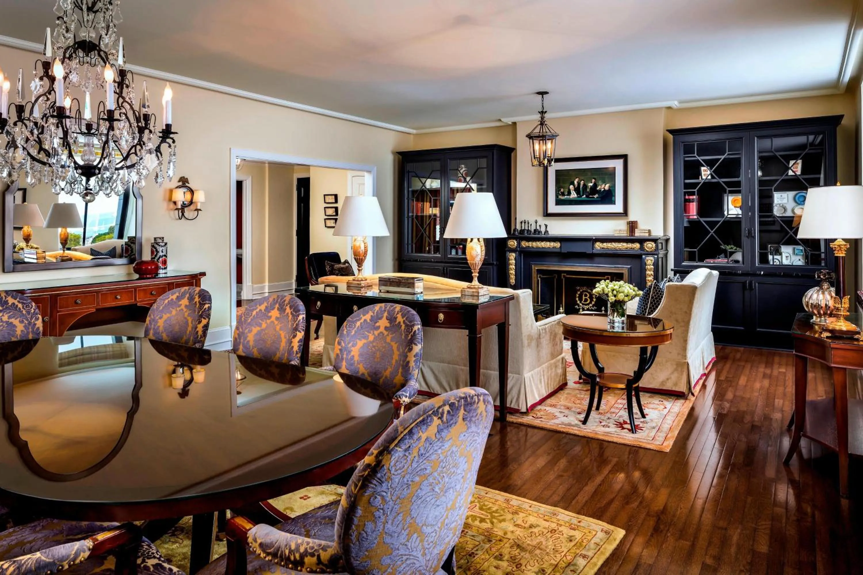 Living room in The Blackstone, Autograph Collection